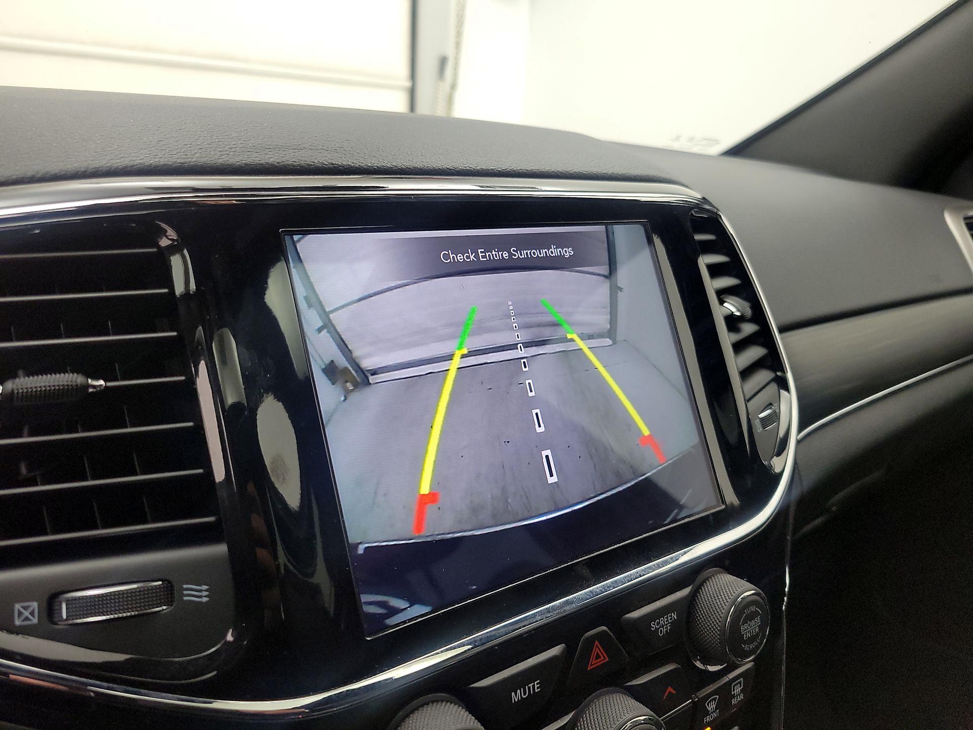 Thumbnail: 2020 Jeep Grand Cherokee - 13