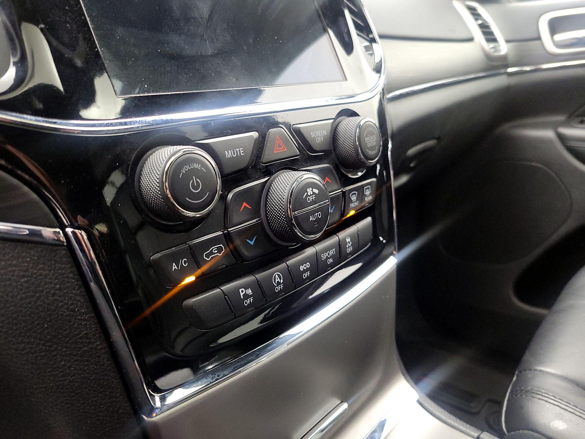 Thumbnail: 2020 Jeep Grand Cherokee - 15