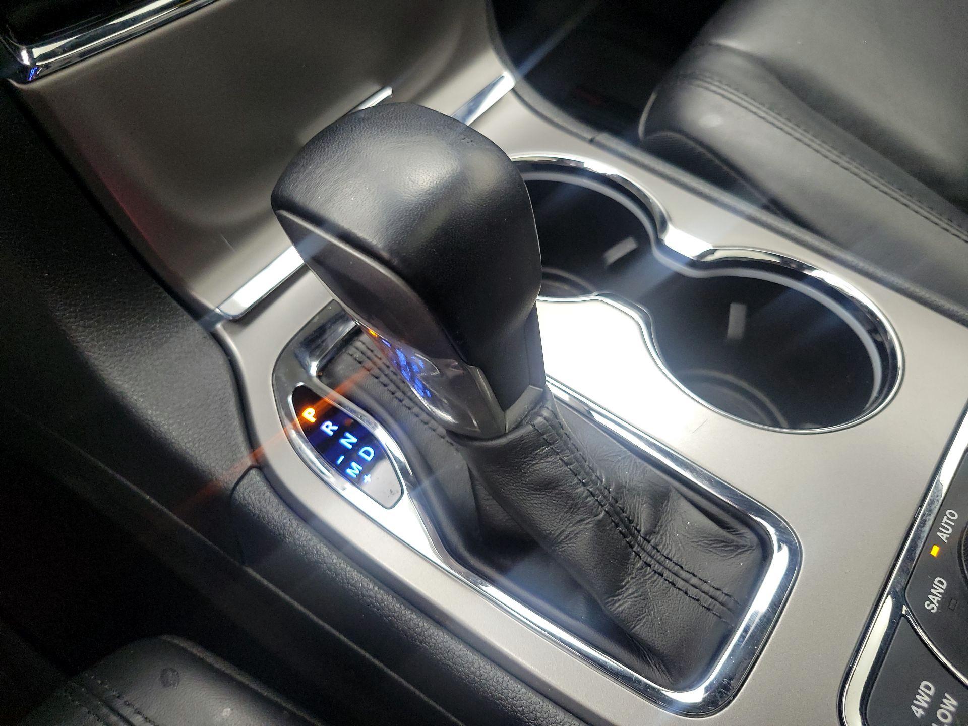 Thumbnail: 2020 Jeep Grand Cherokee - 16