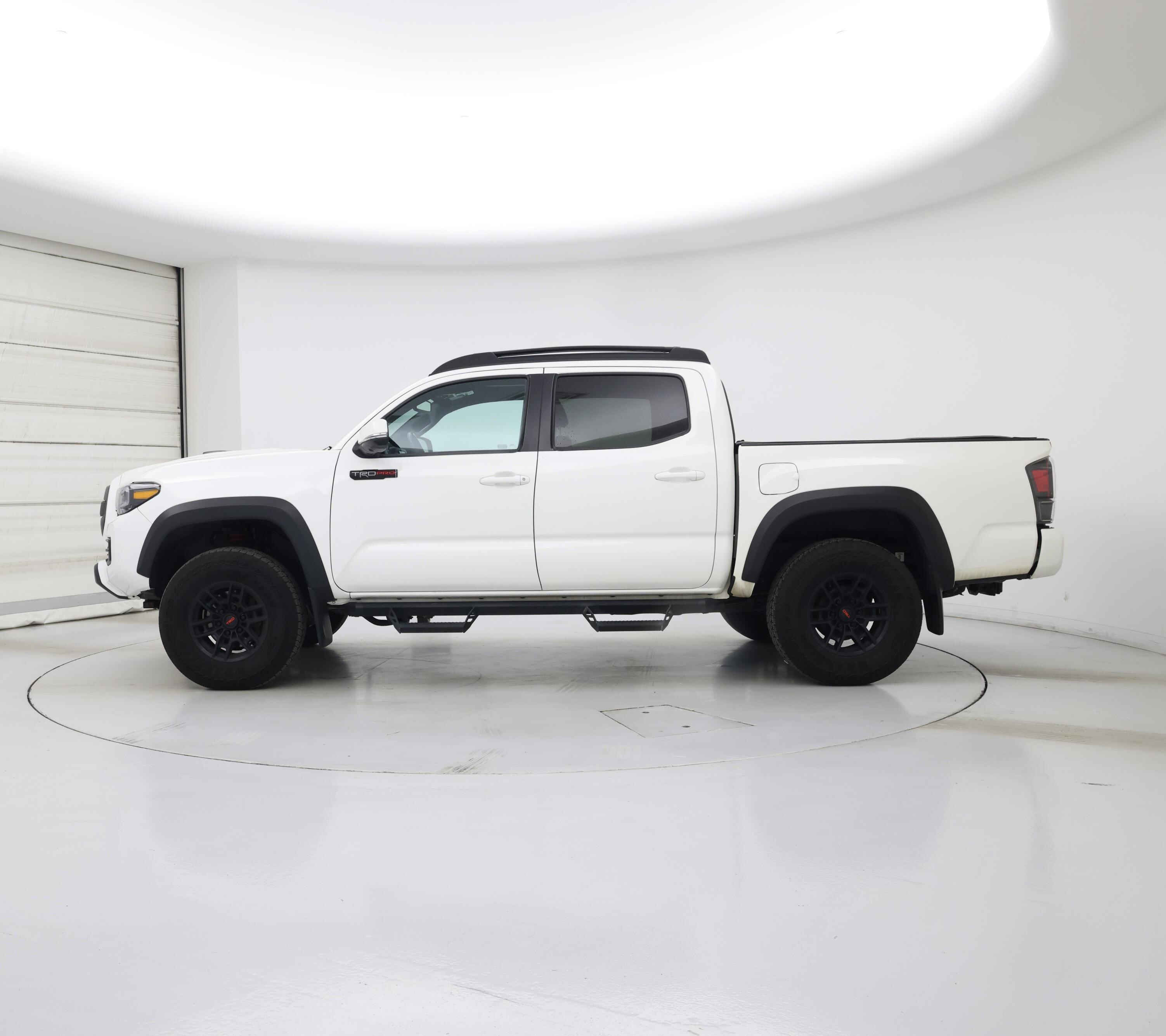 Thumbnail: 2021 Toyota Tacoma - 3