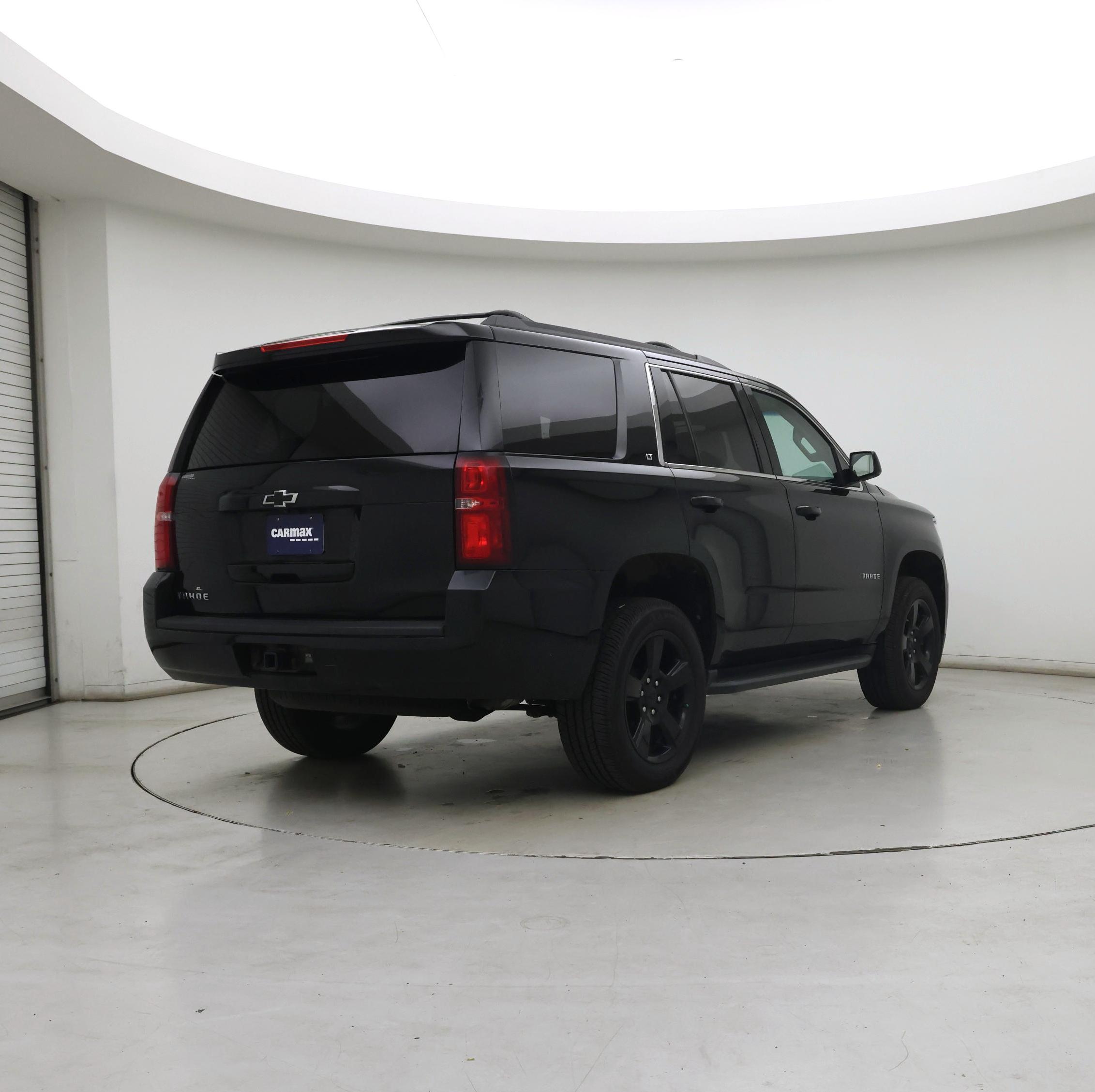 Thumbnail: 2017 Chevrolet Tahoe - 8
