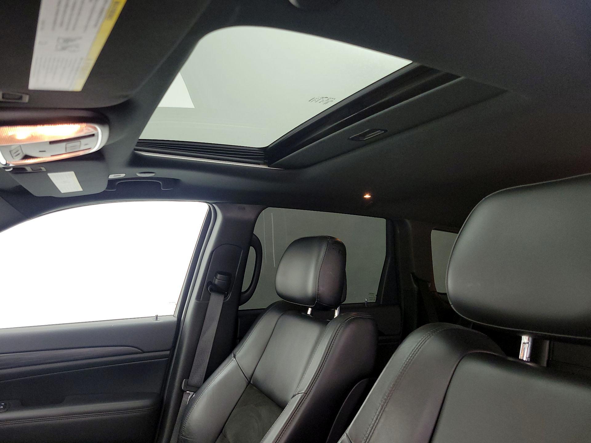 Thumbnail: 2019 Jeep Grand Cherokee - 20