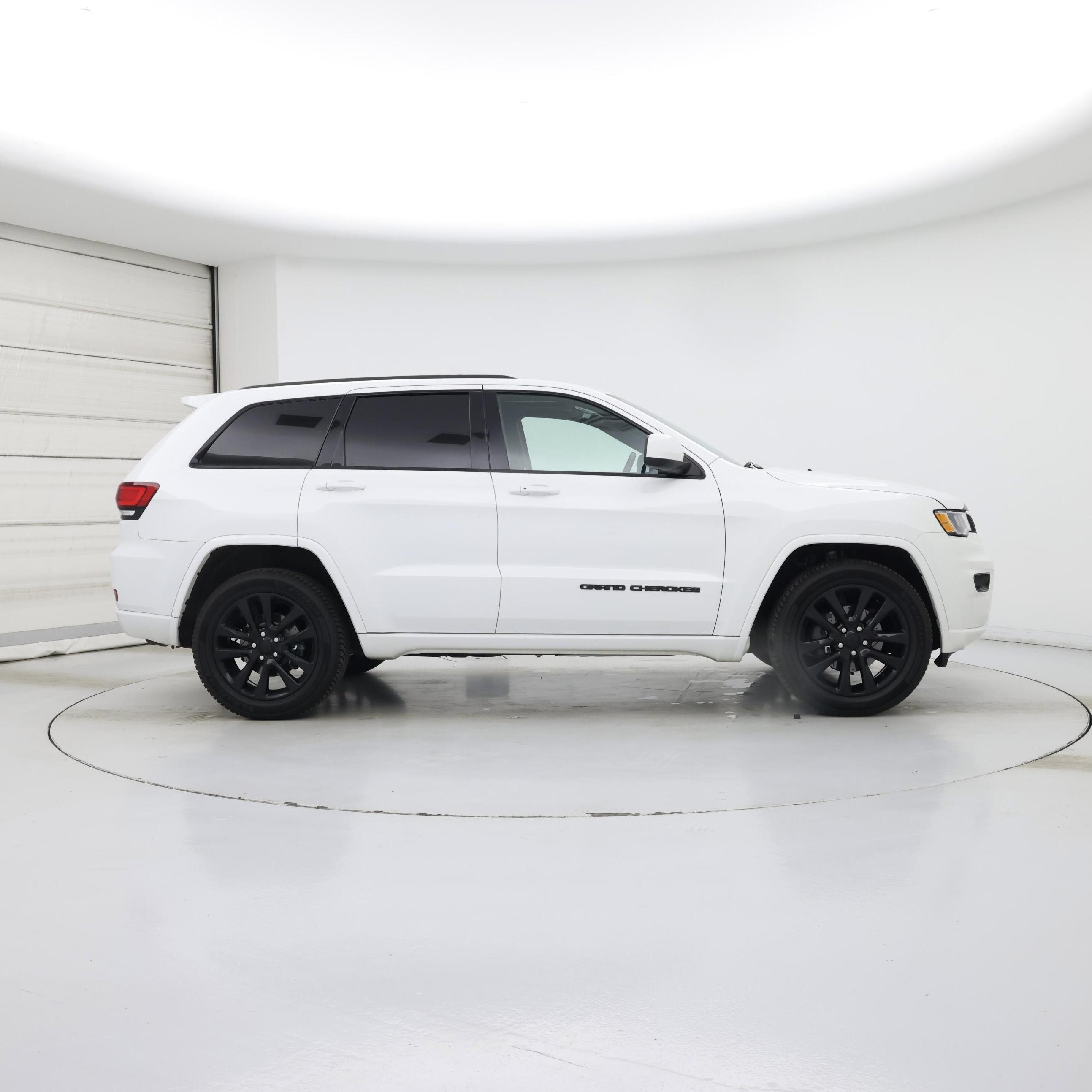 Thumbnail: 2019 Jeep Grand Cherokee - 7