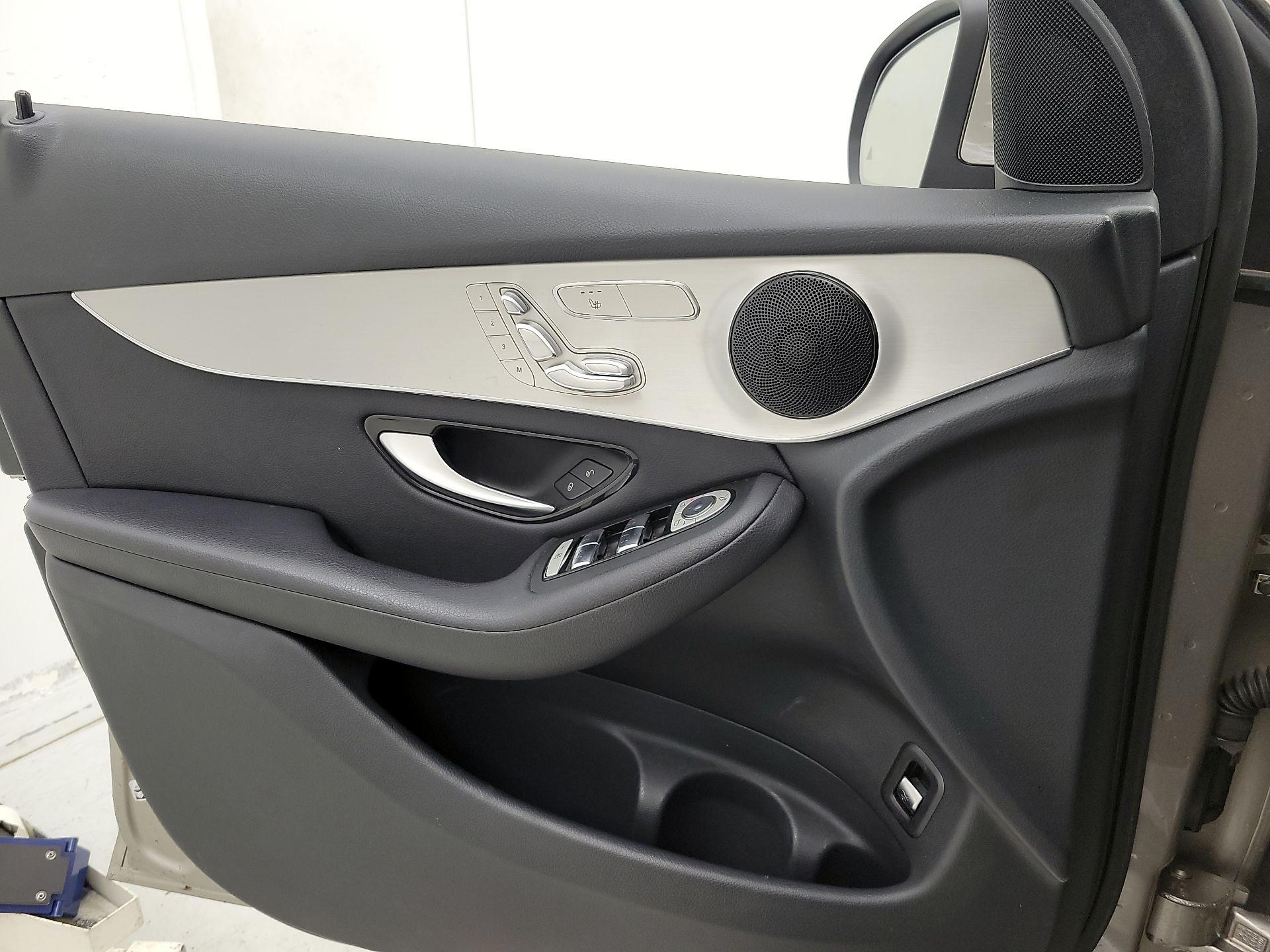 Thumbnail: 2019 Mercedes-Benz GLC - 12