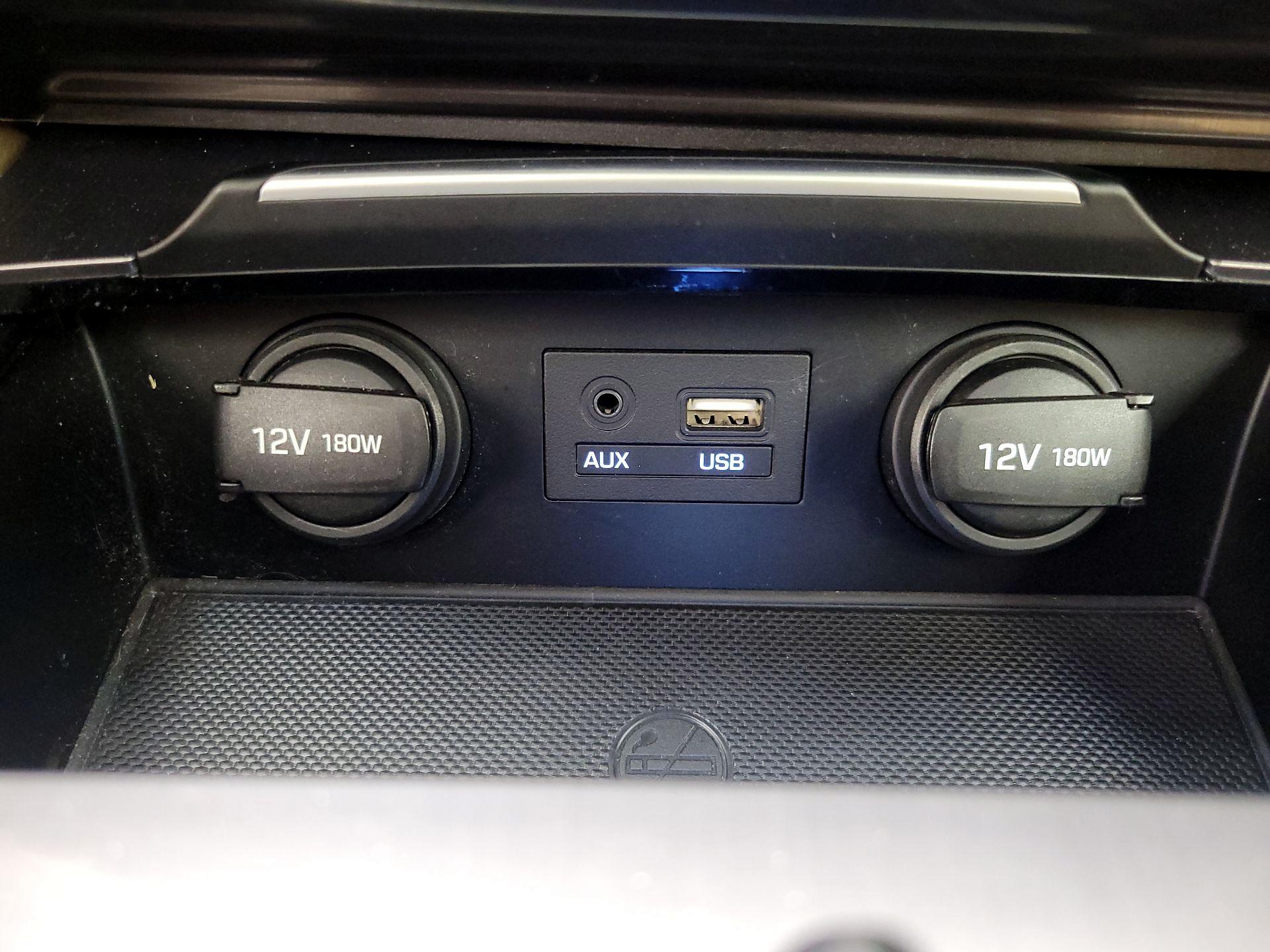 Thumbnail: 2017 Genesis G80 - 19