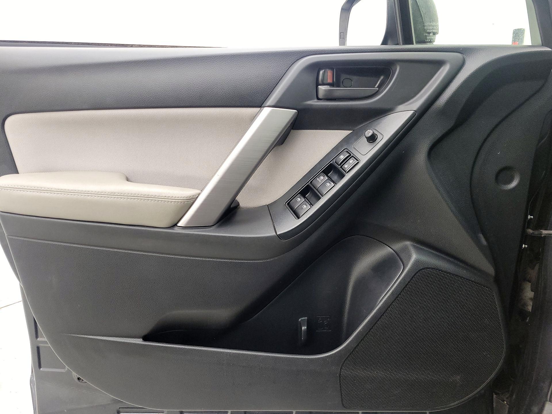 Thumbnail: 2016 Subaru Forester - 12