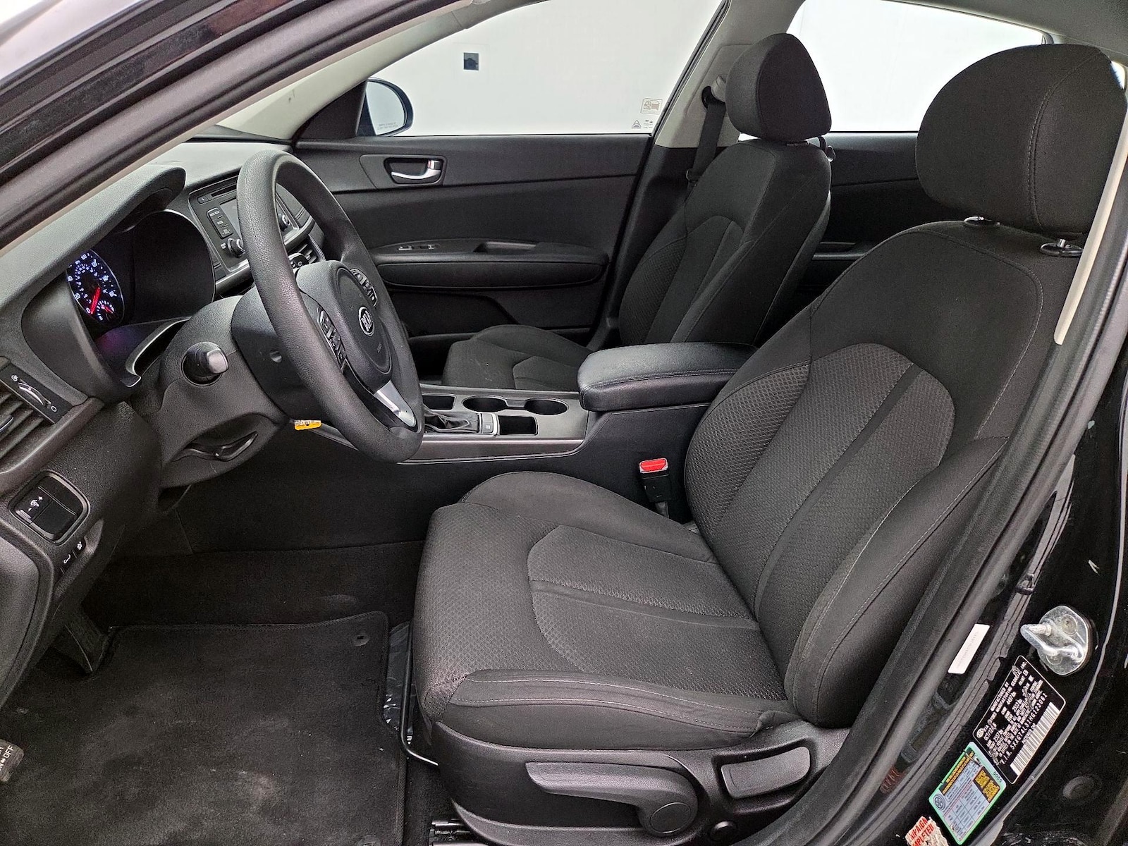 2017 Kia Optima LX - Photo 12