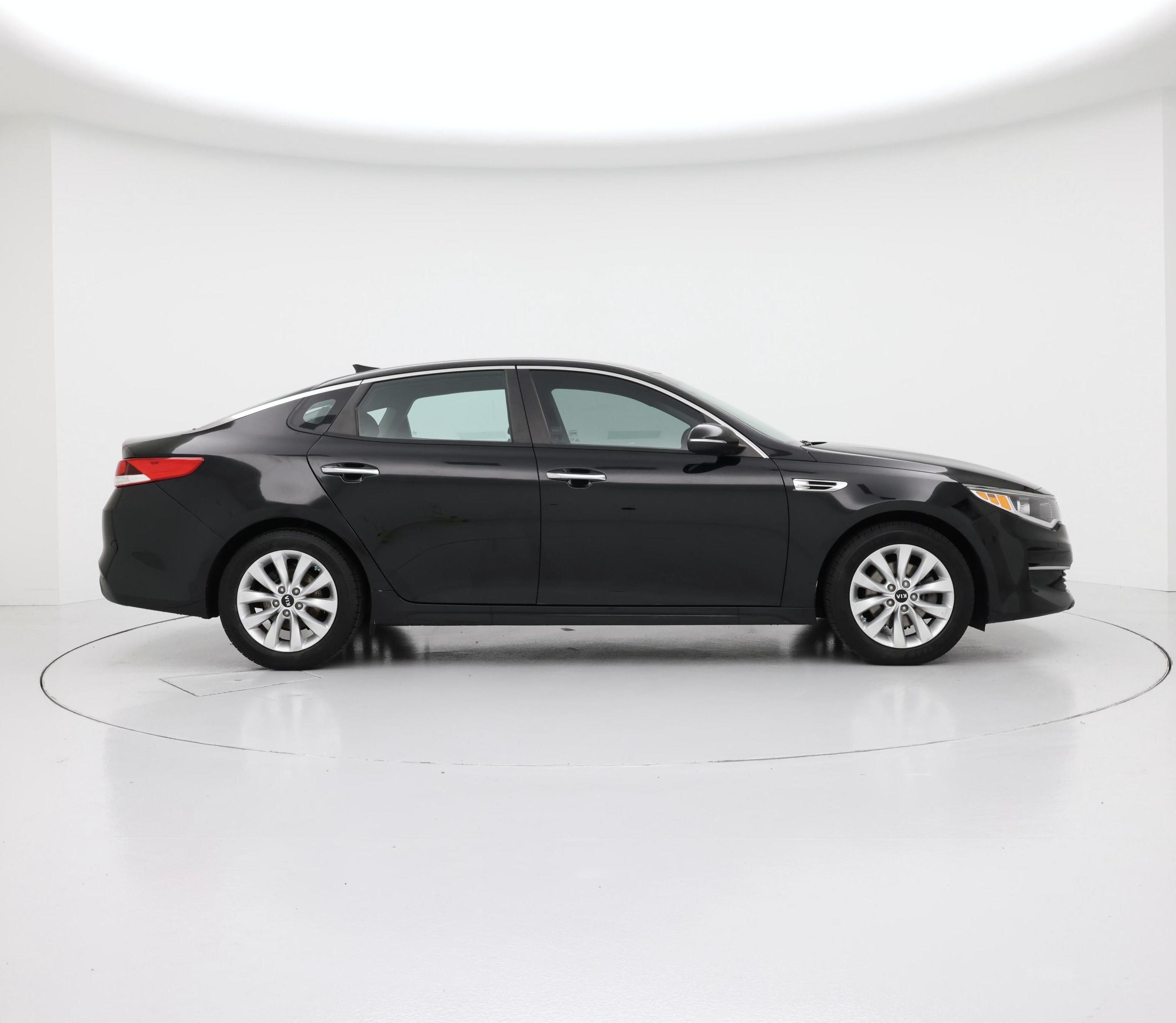 Thumbnail: 2017 Kia Optima - 7