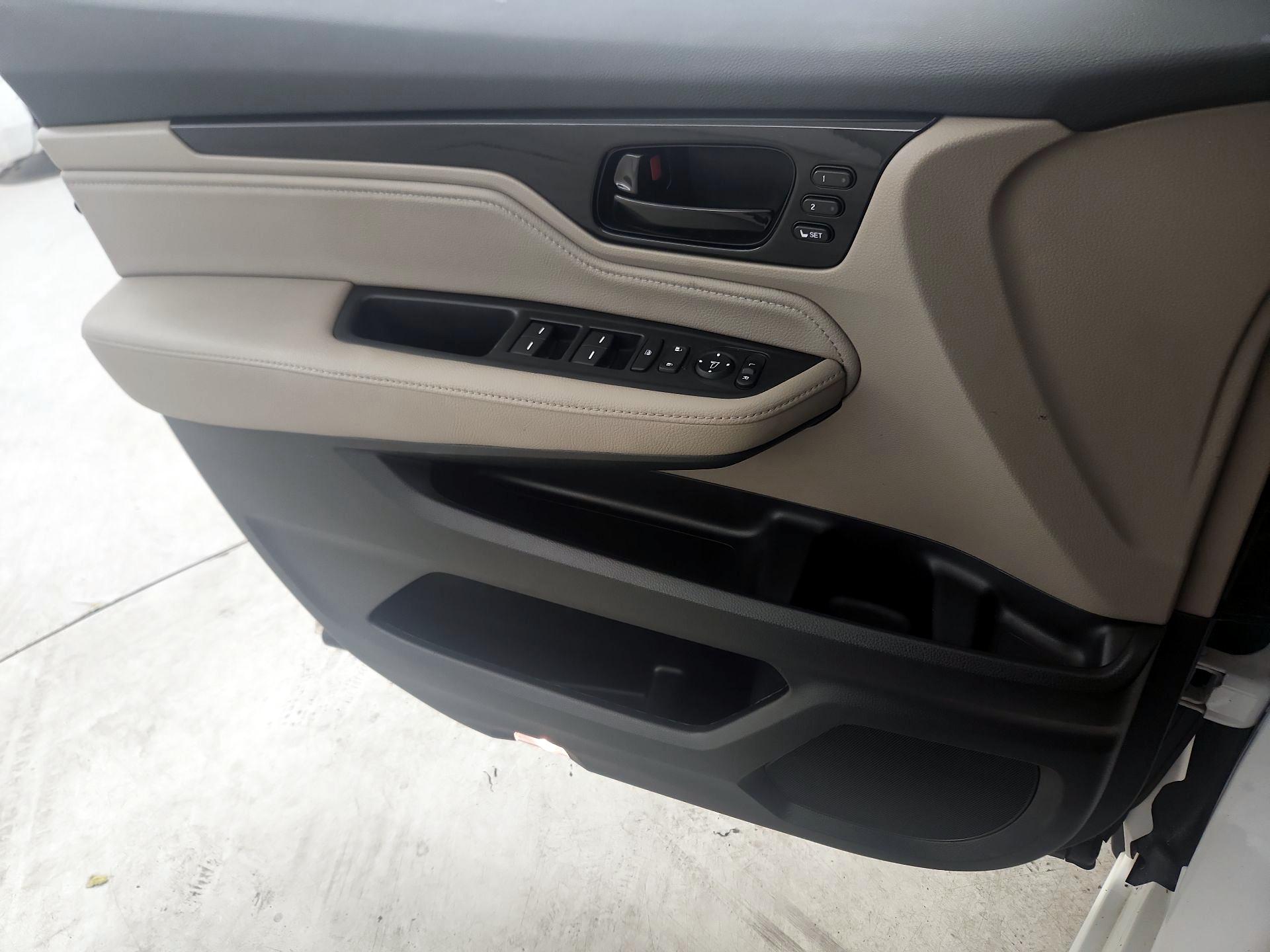 Thumbnail: 2023 Honda Odyssey - 12