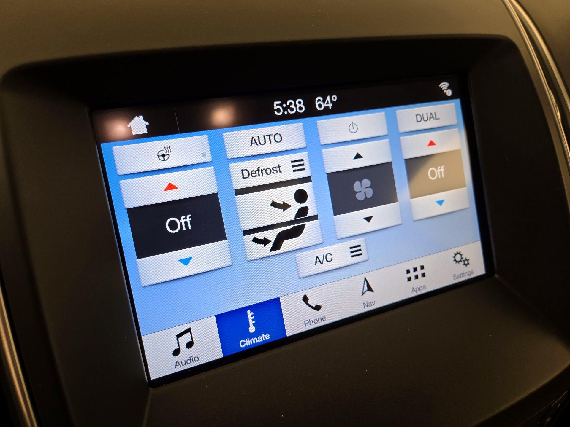 Thumbnail: 2016 Ford Edge - 17