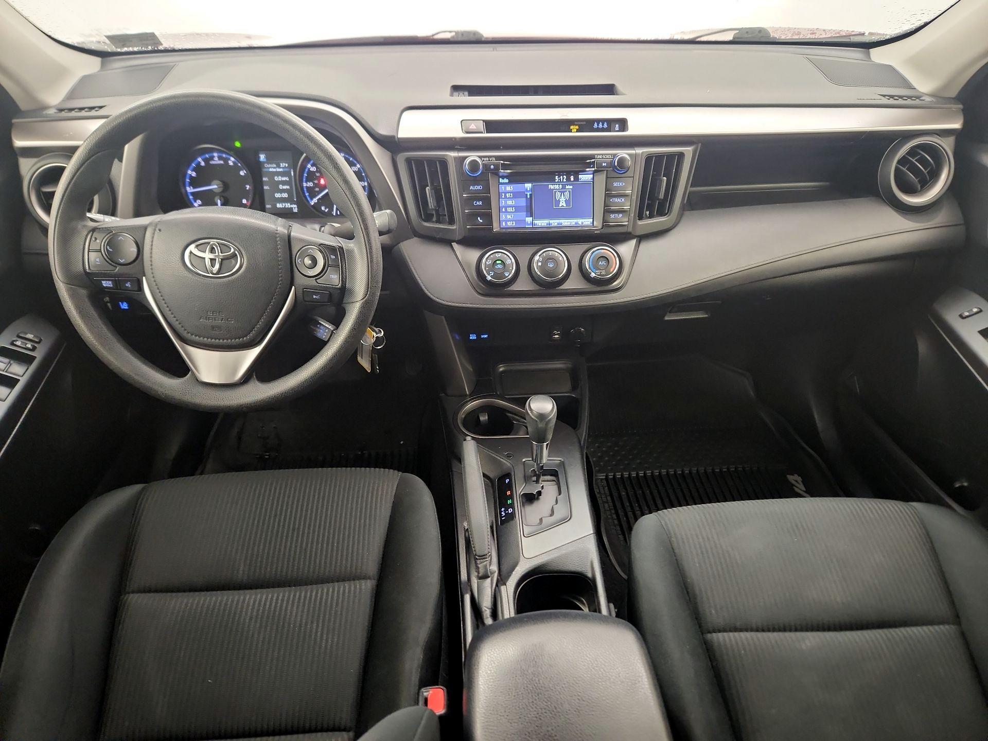 Thumbnail: 2018 Toyota RAV4 - 9