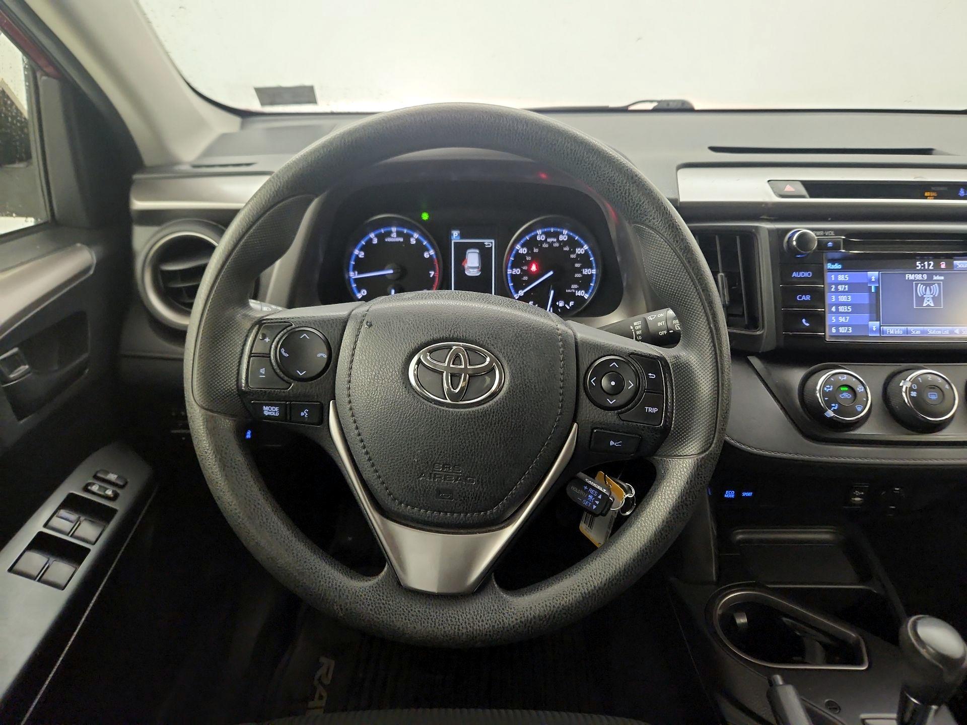 Thumbnail: 2018 Toyota RAV4 - 10
