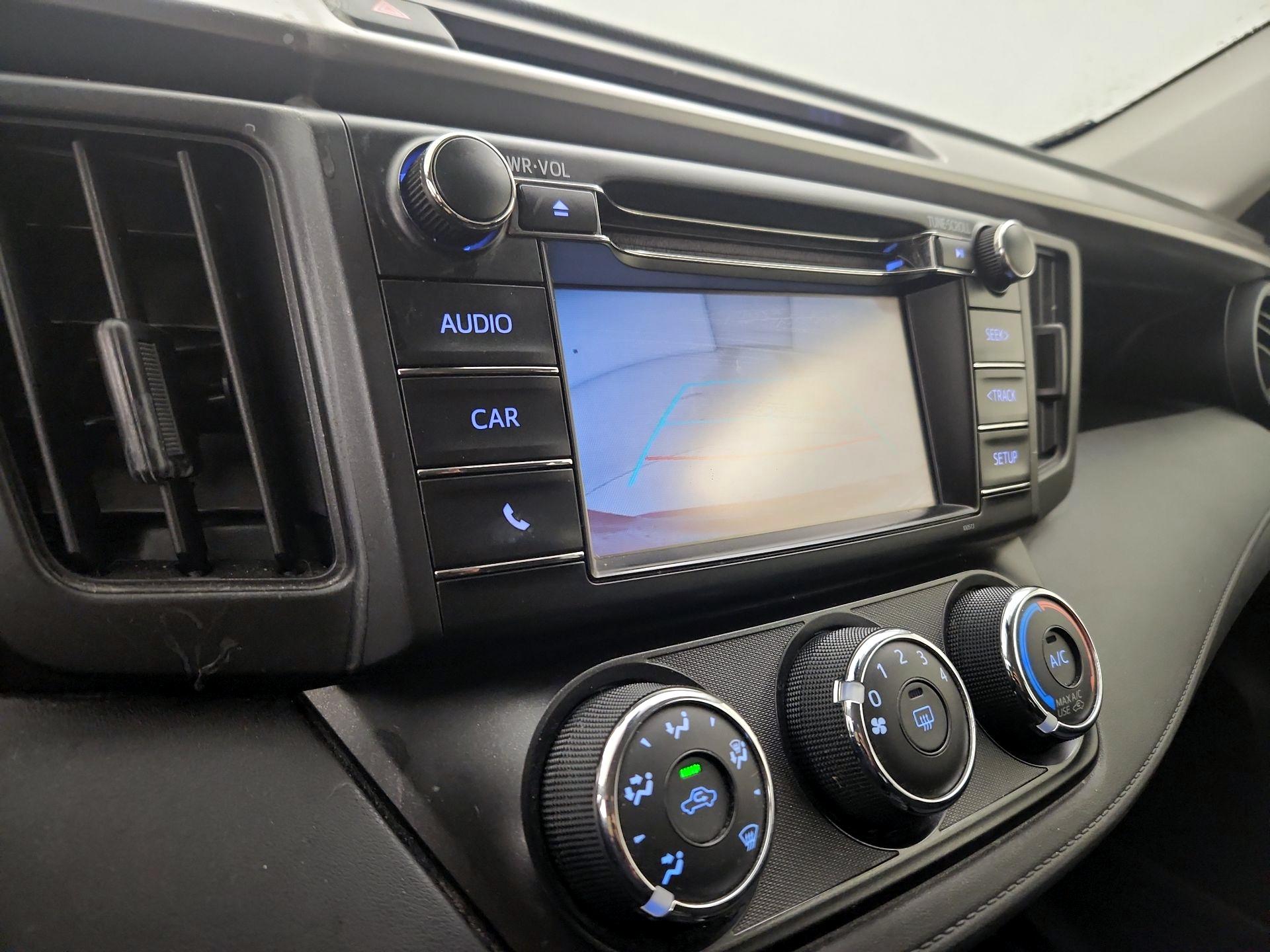 Thumbnail: 2018 Toyota RAV4 - 14