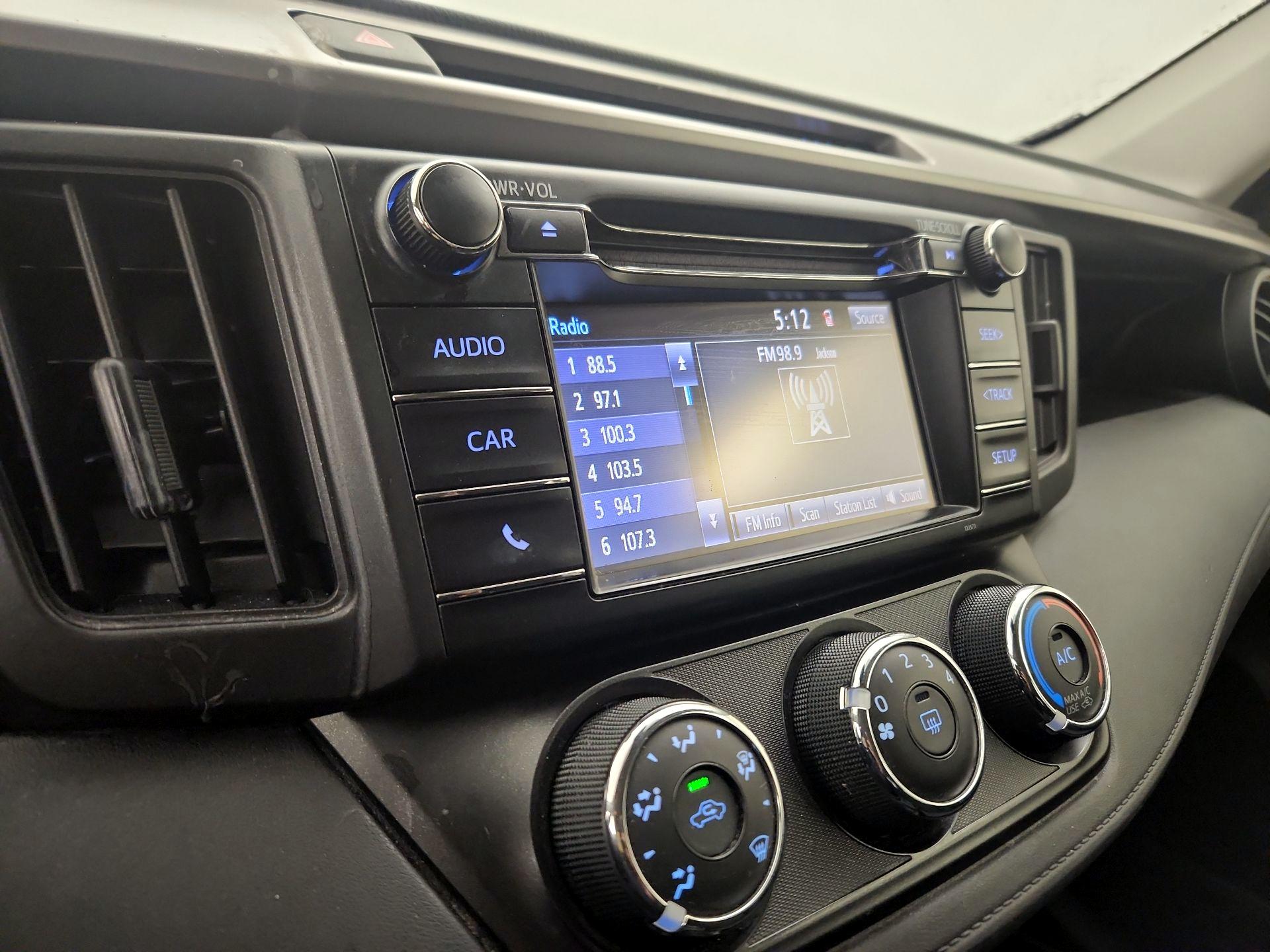 Thumbnail: 2018 Toyota RAV4 - 15