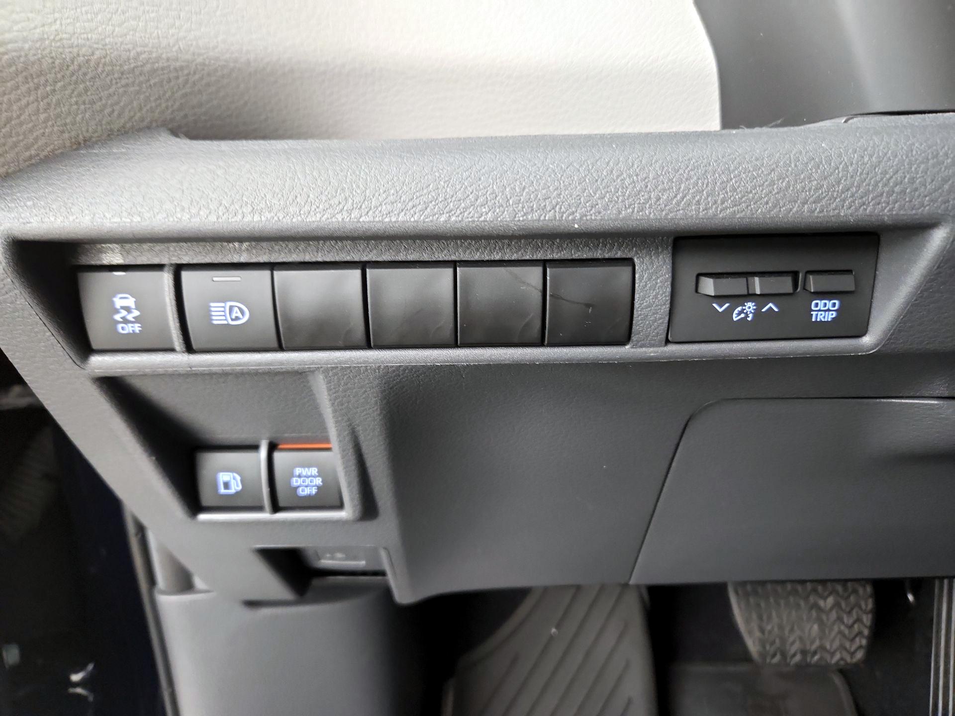 Thumbnail: 2024 Toyota Sienna - 13