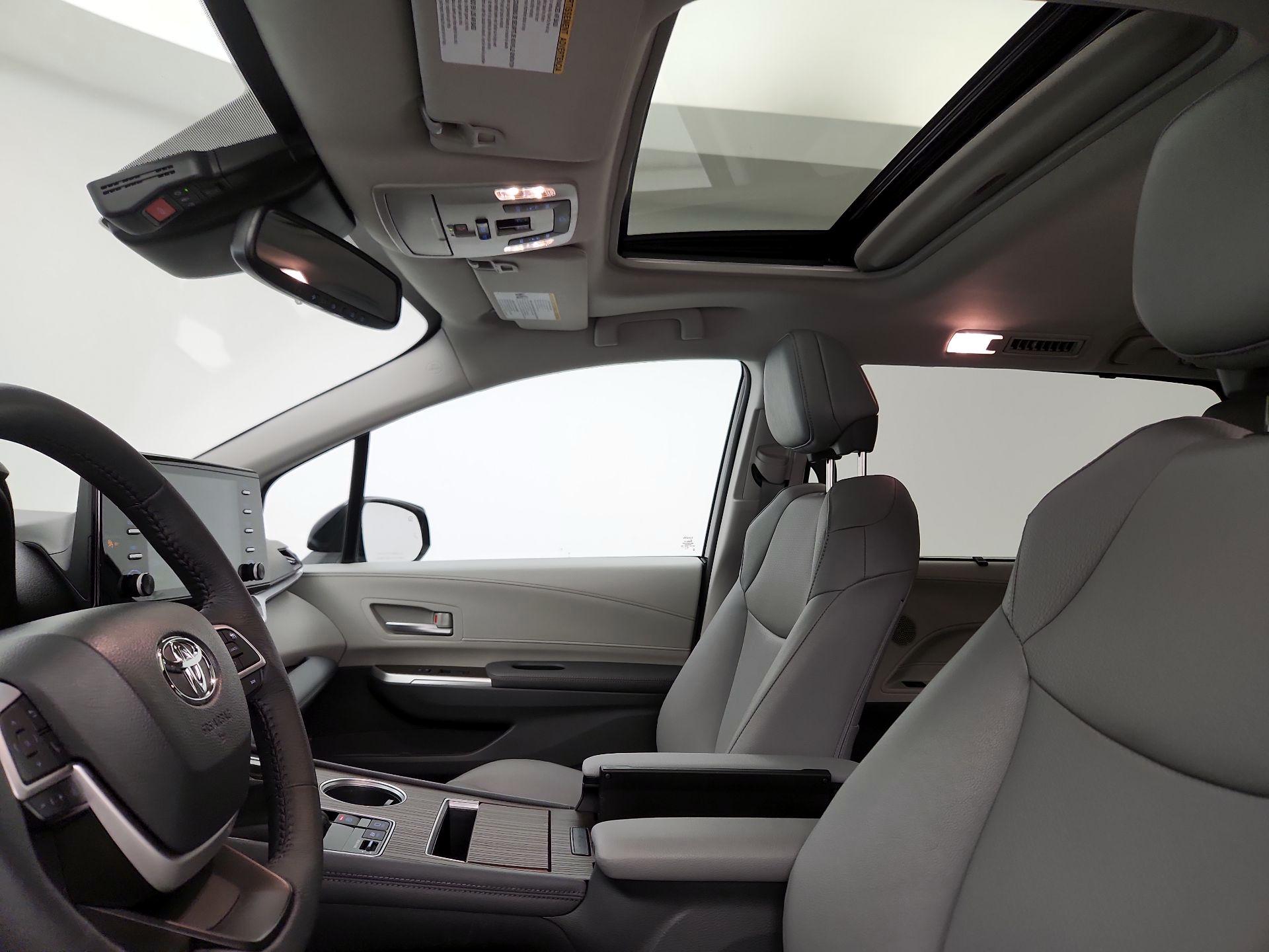 Thumbnail: 2024 Toyota Sienna - 19