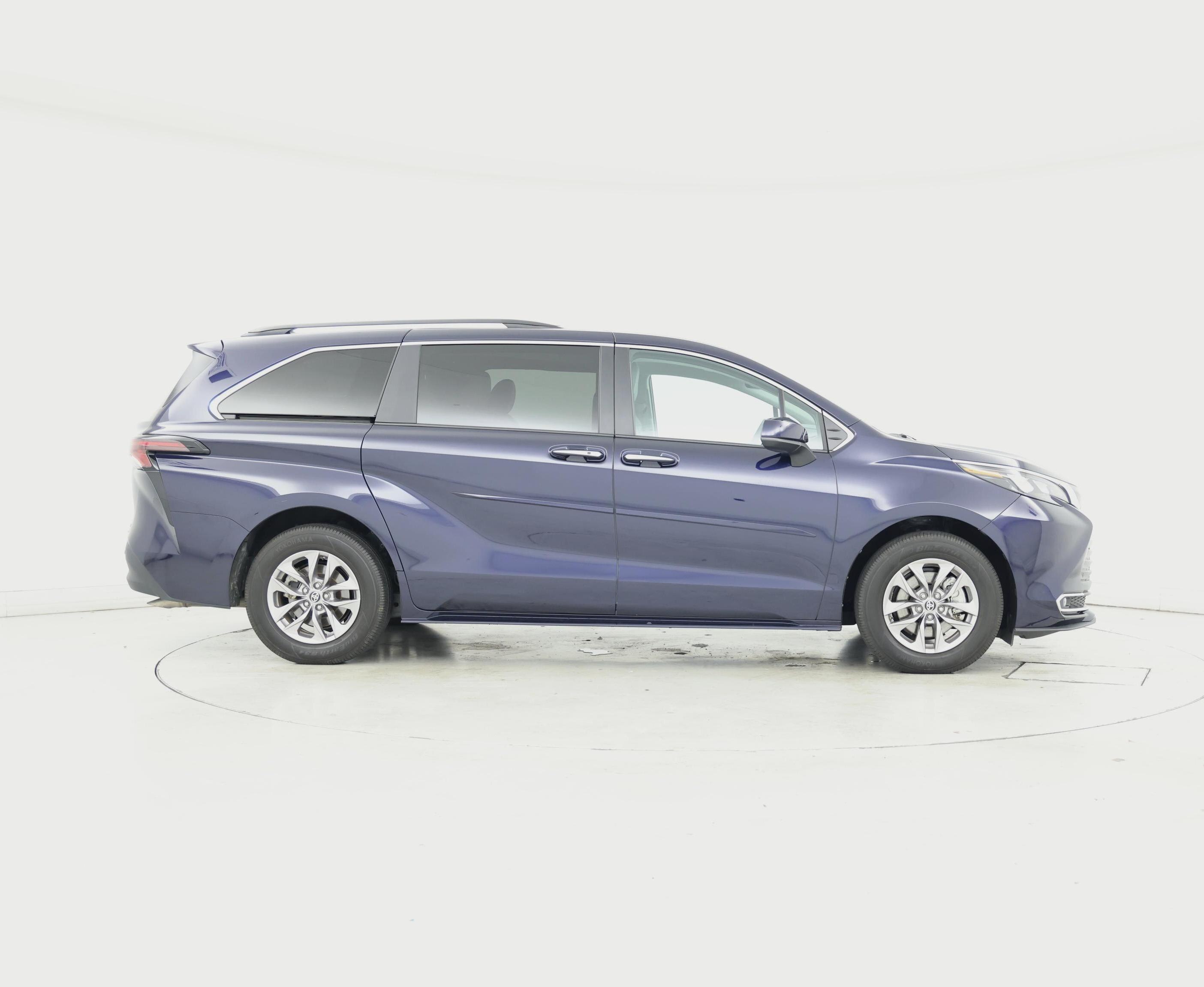 Thumbnail: 2024 Toyota Sienna - 7