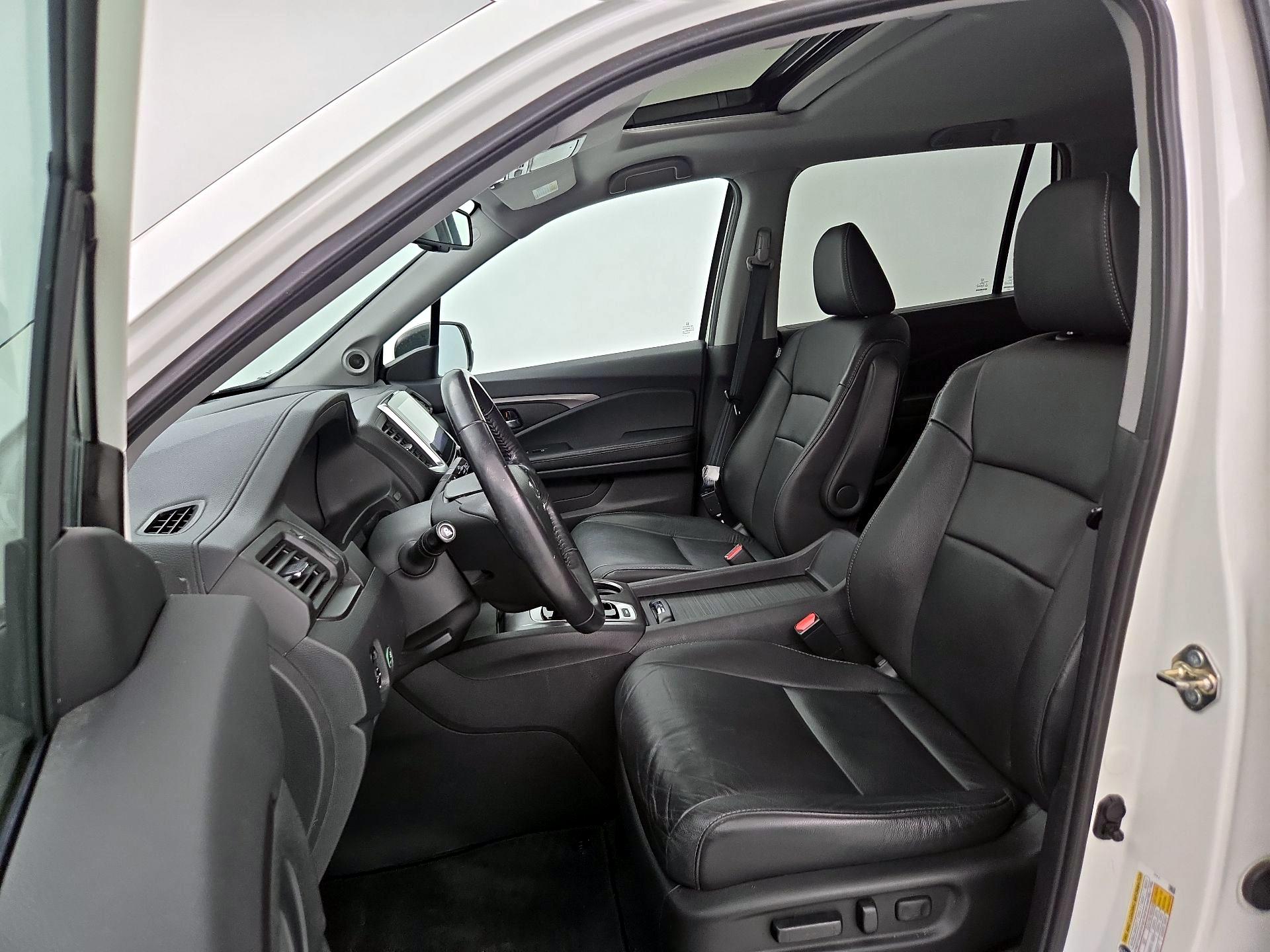 Thumbnail: 2018 Honda Pilot - 11