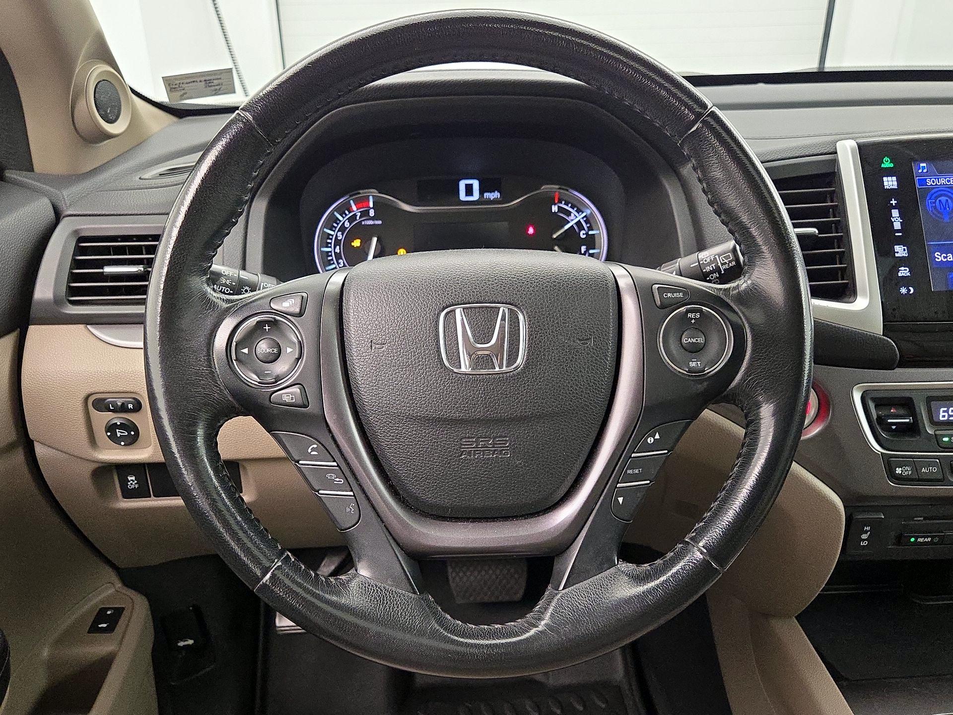 Thumbnail: 2016 Honda Pilot - 10