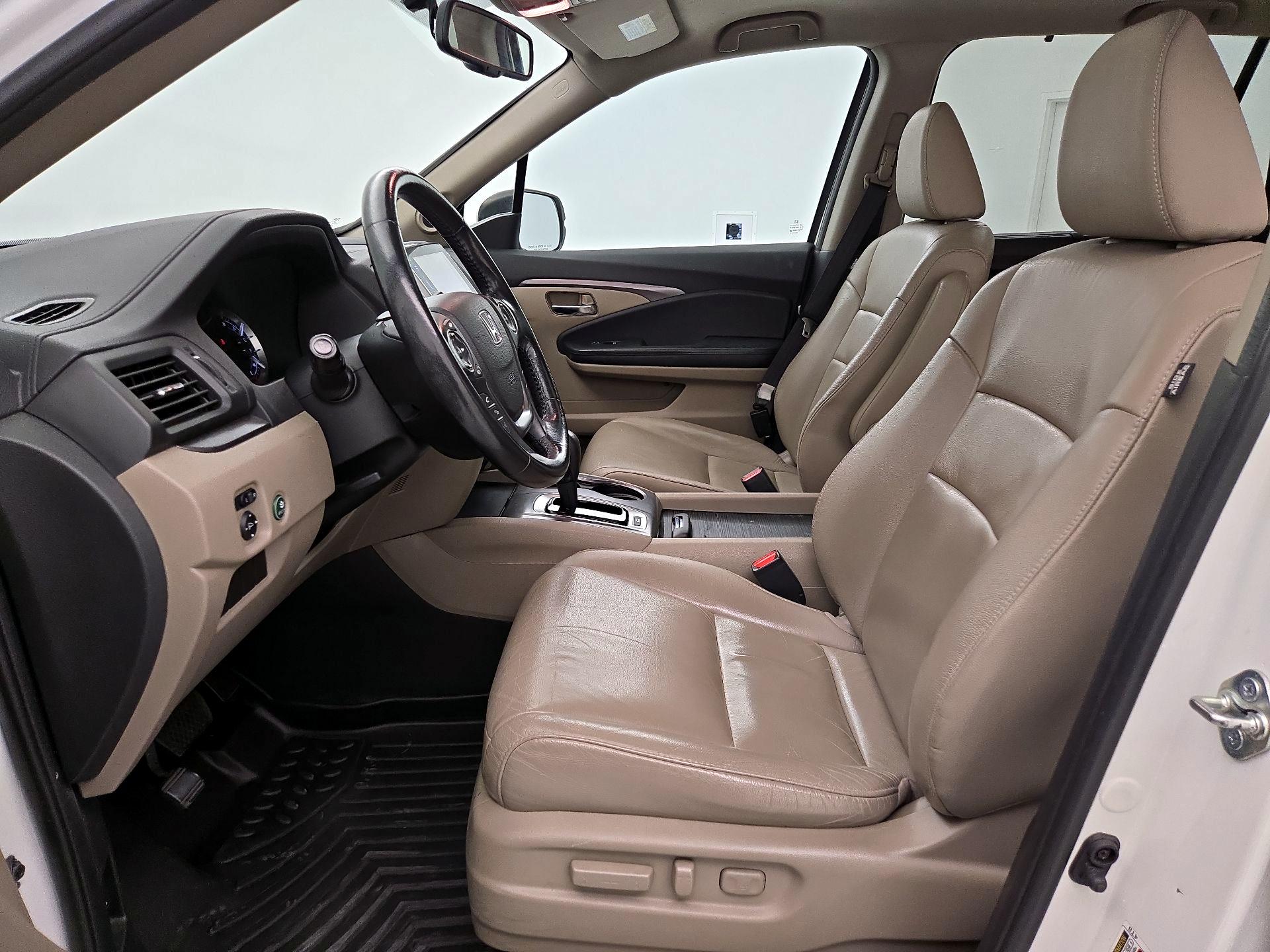 Thumbnail: 2016 Honda Pilot - 11