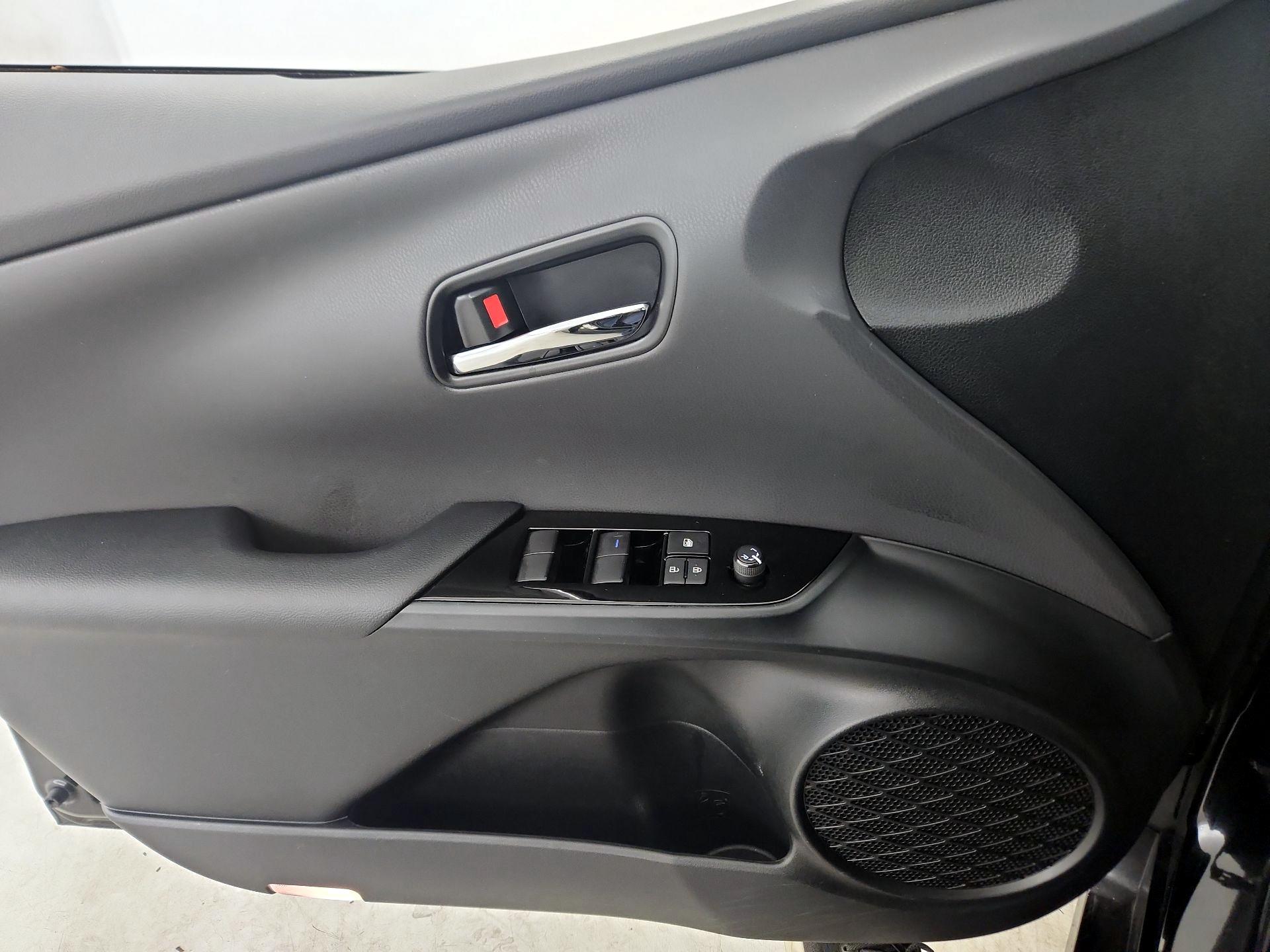 Thumbnail: 2021 Toyota Prius - 12