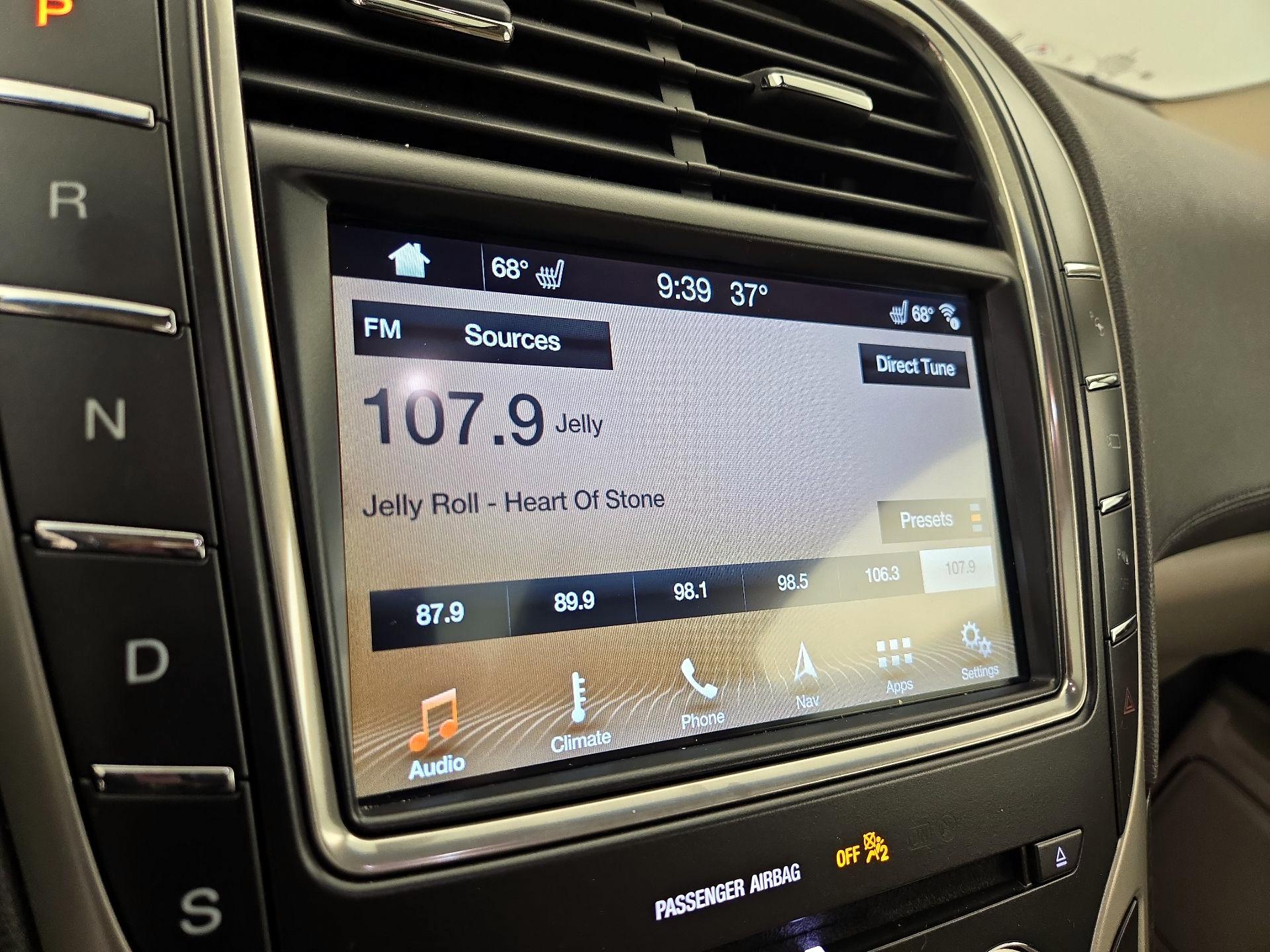 Thumbnail: 2017 Lincoln MKX - 16