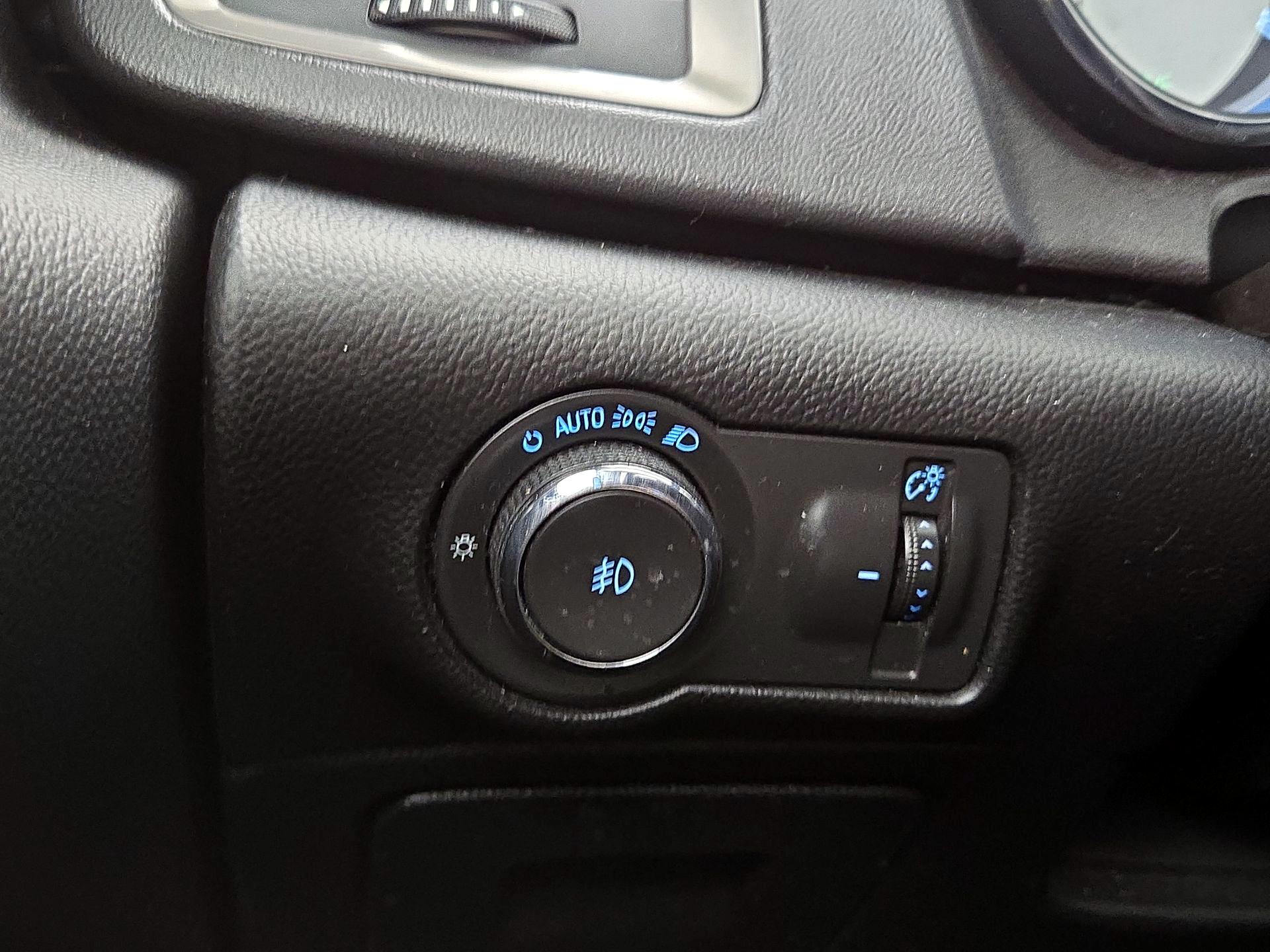 Thumbnail: 2016 Buick Verano - 13