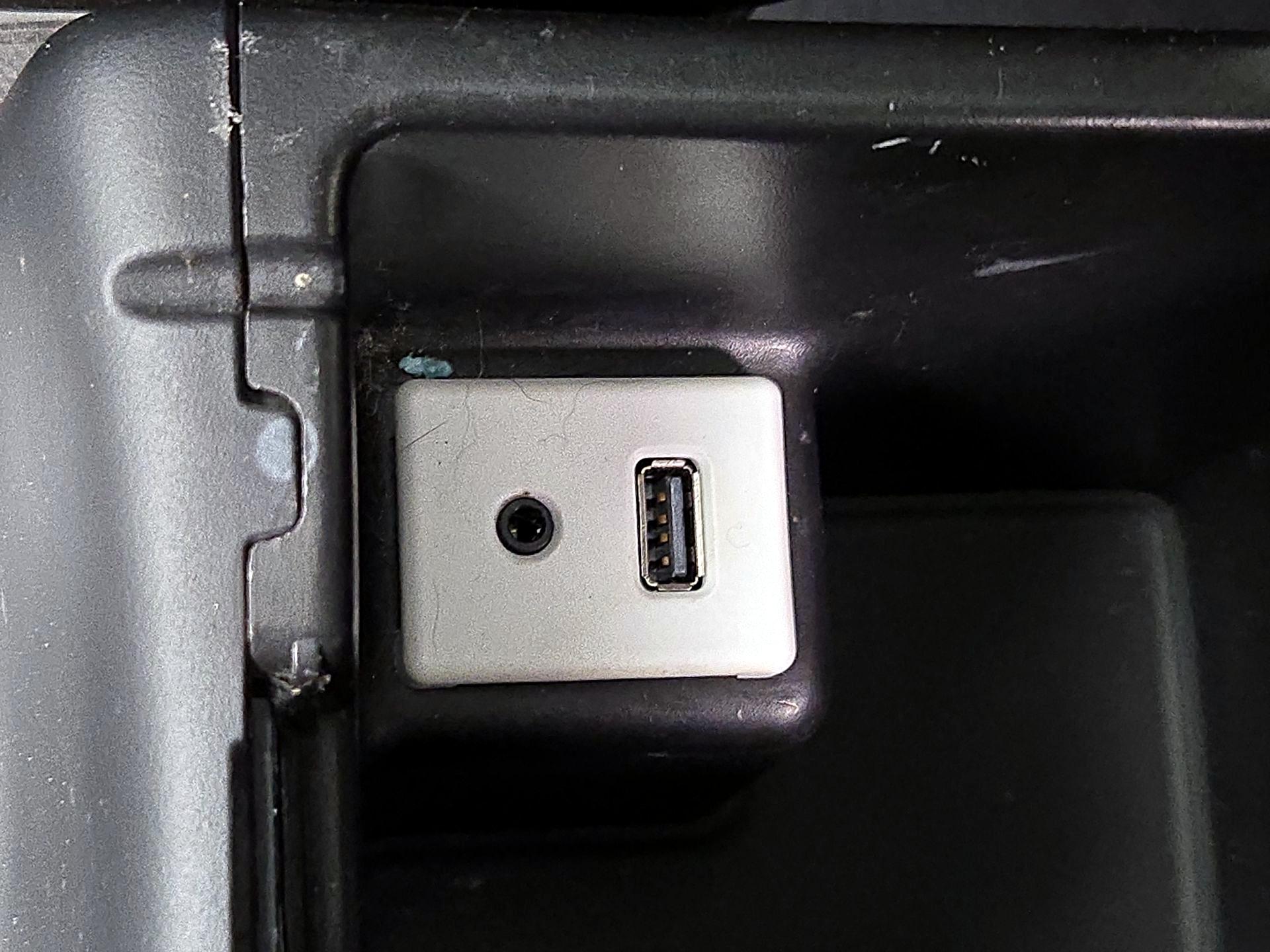 Thumbnail: 2016 Buick Verano - 18