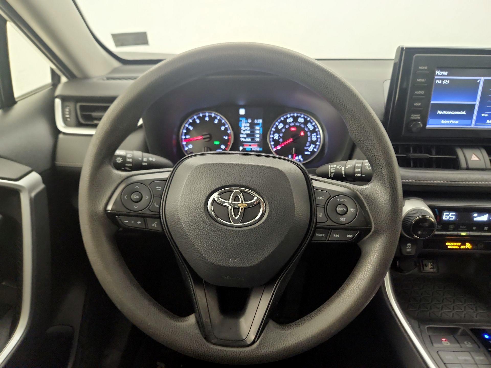 Thumbnail: 2019 Toyota RAV4 - 10