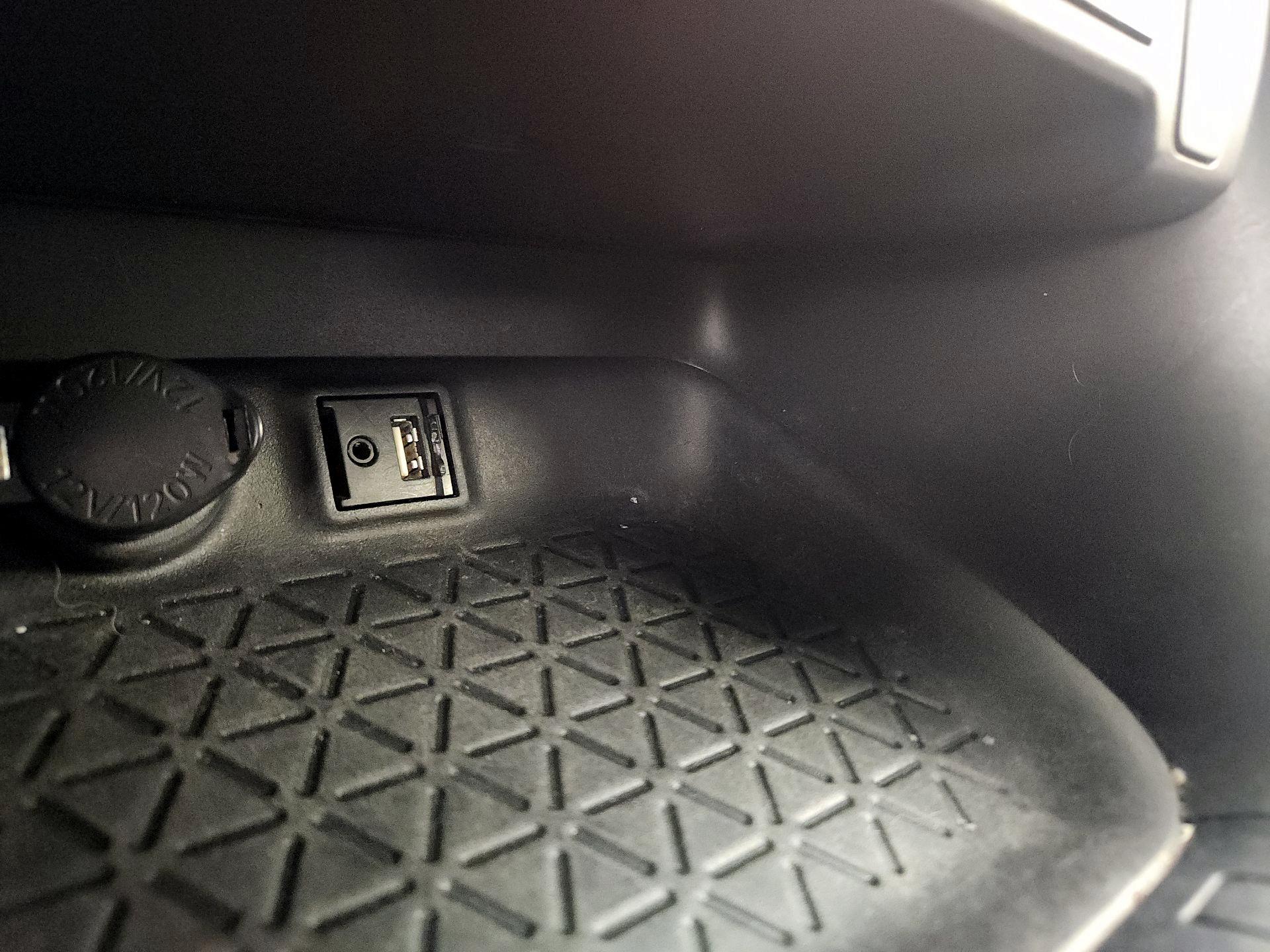 Thumbnail: 2019 Toyota RAV4 - 18