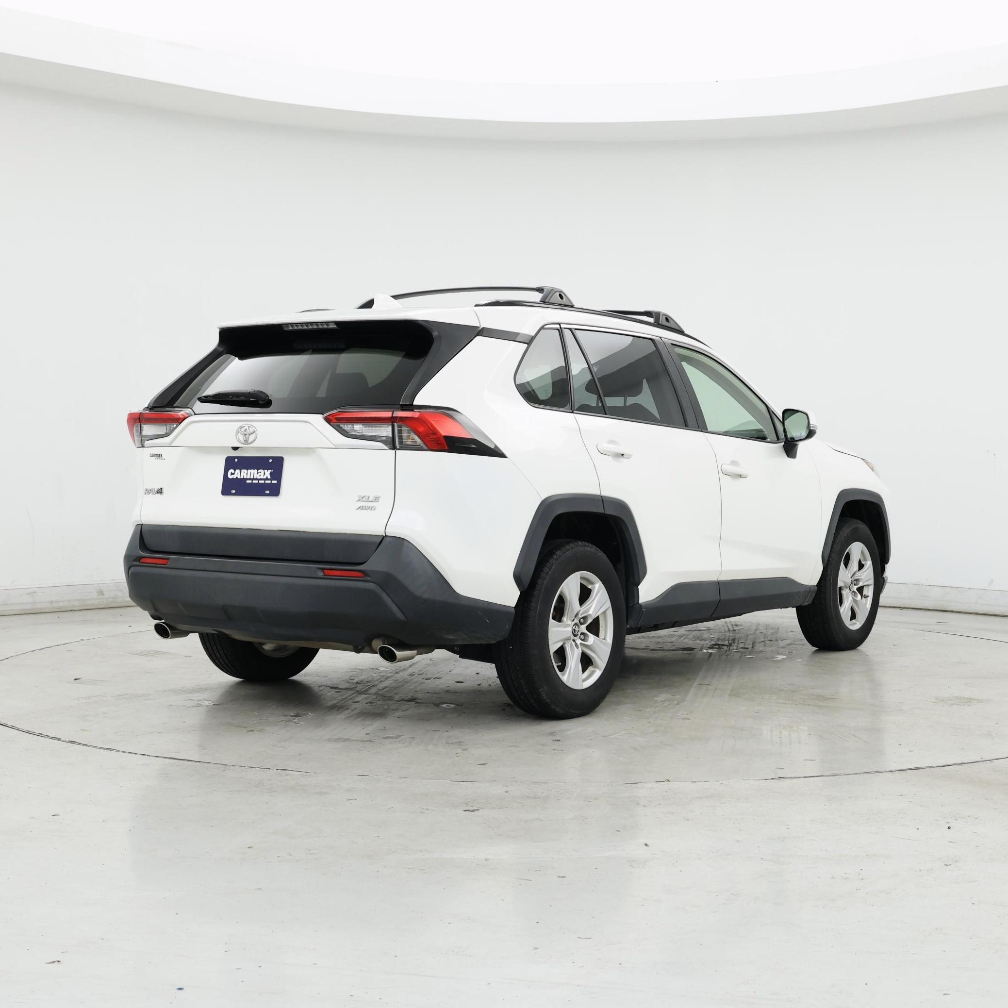 Thumbnail: 2019 Toyota RAV4 - 8