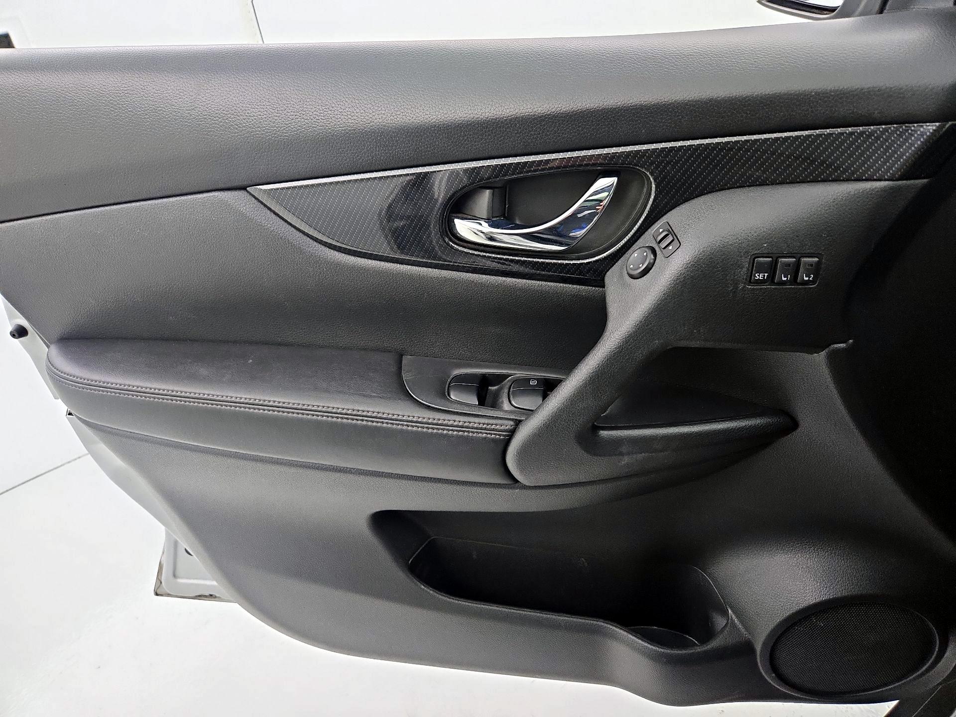 Thumbnail: 2018 Nissan Rogue - 12