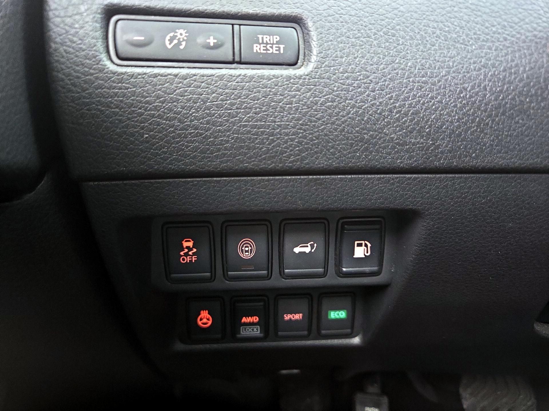 Thumbnail: 2018 Nissan Rogue - 13