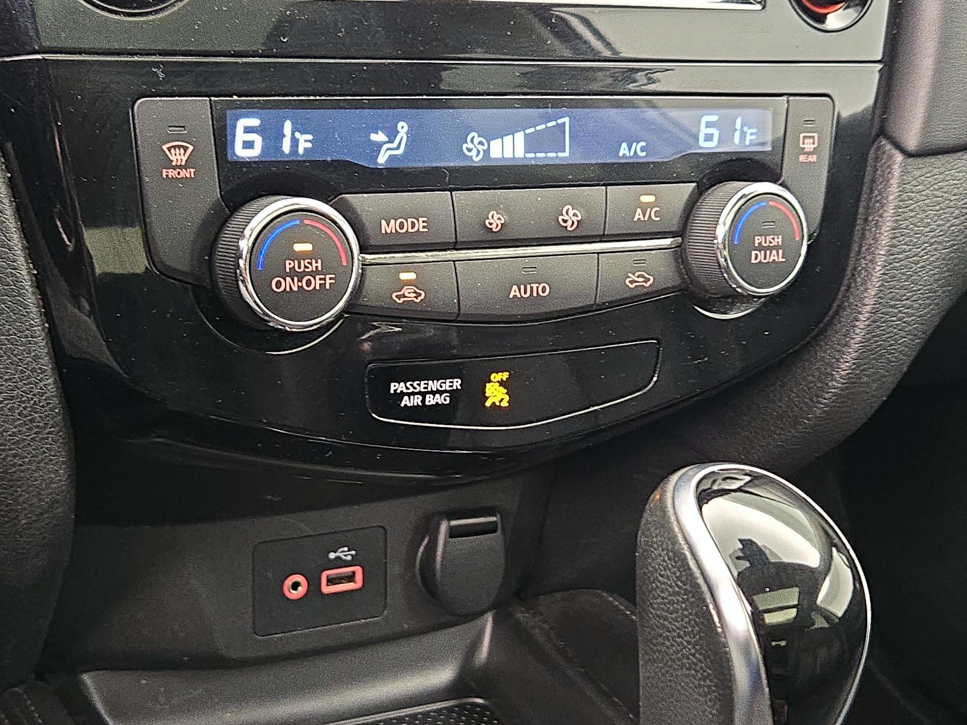 Thumbnail: 2018 Nissan Rogue - 17