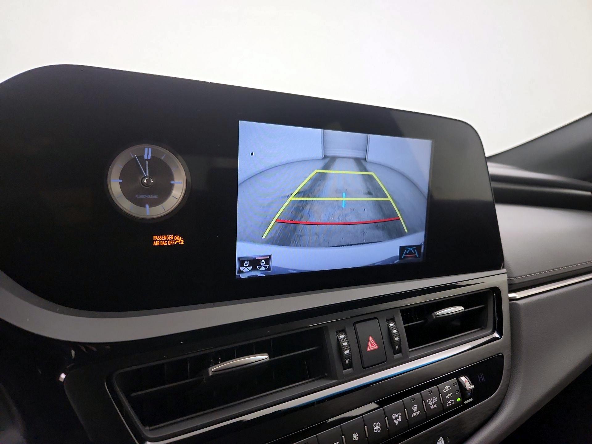 Thumbnail: 2022 Lexus ES - 14