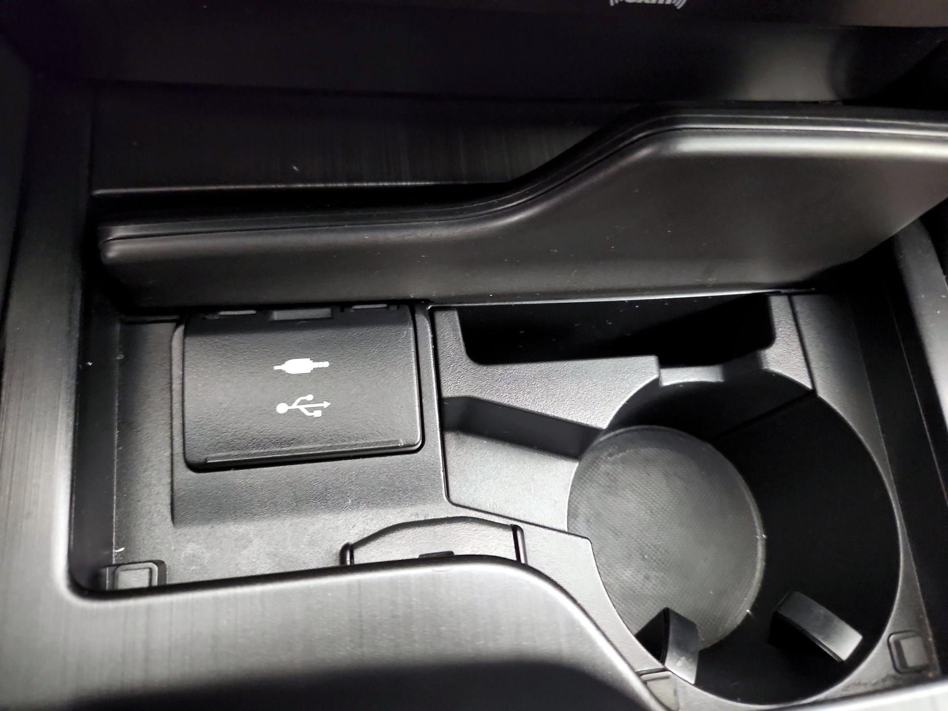 Thumbnail: 2022 Lexus ES - 18