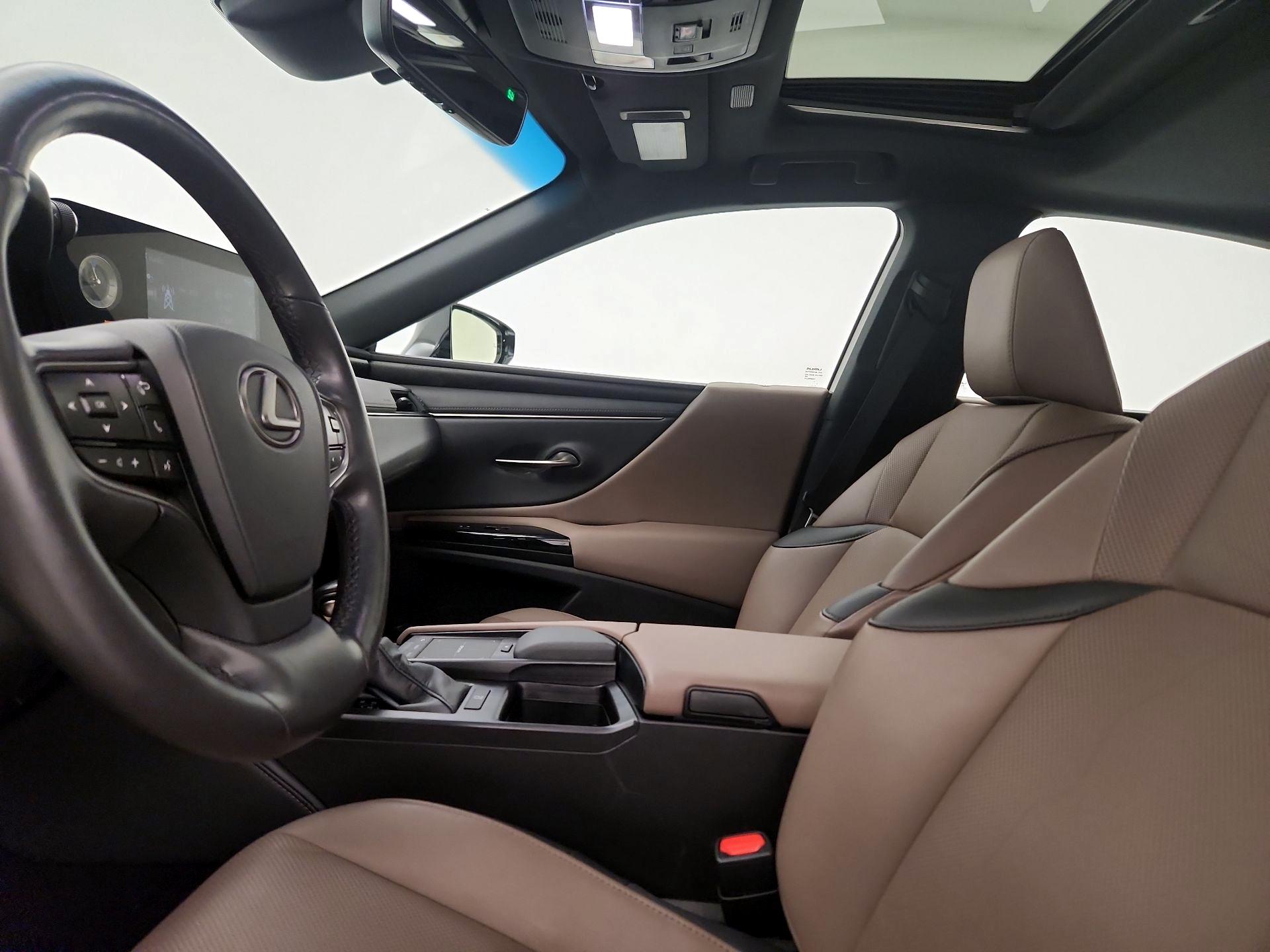 Thumbnail: 2022 Lexus ES - 19