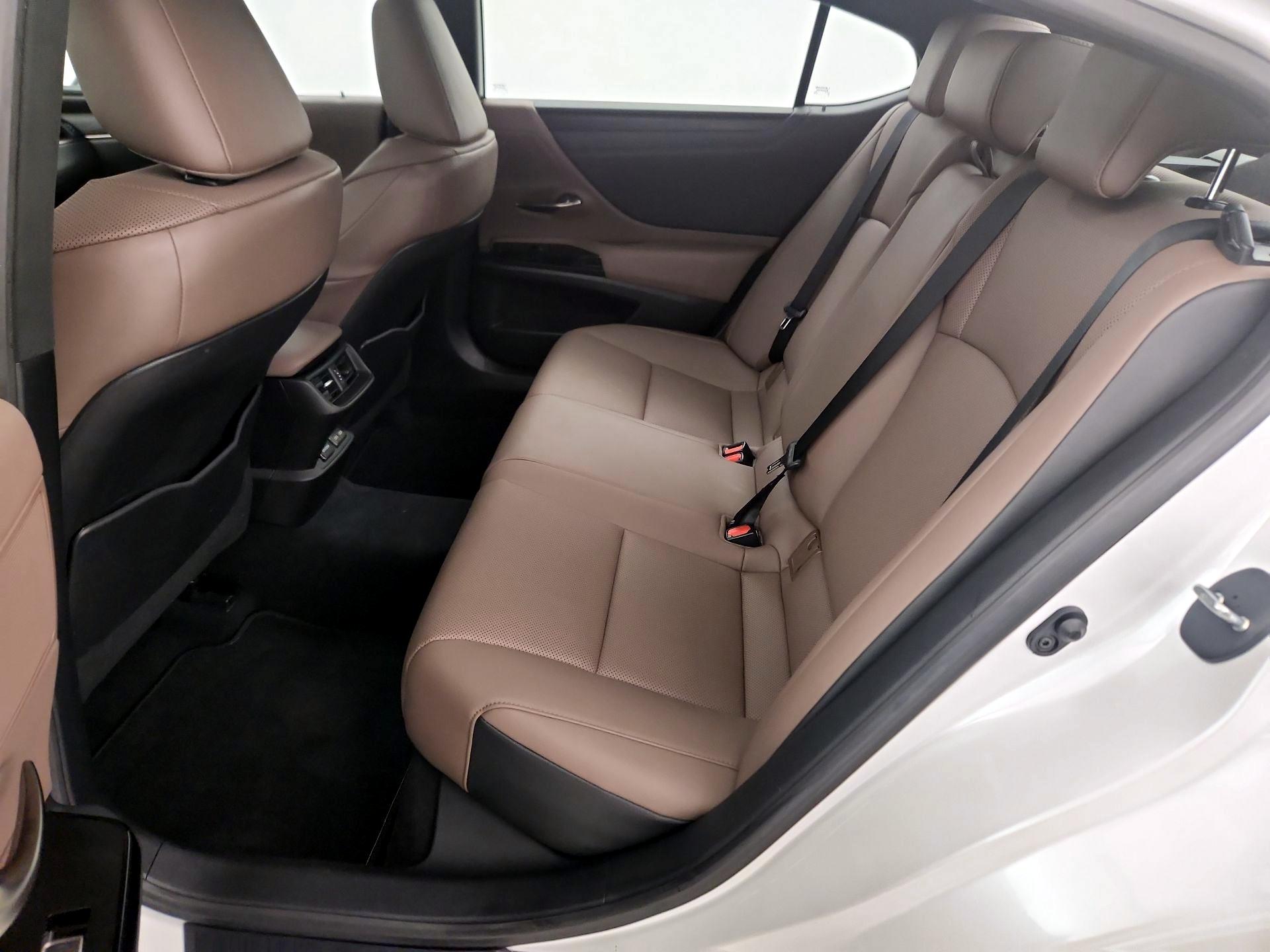 Thumbnail: 2022 Lexus ES - 20