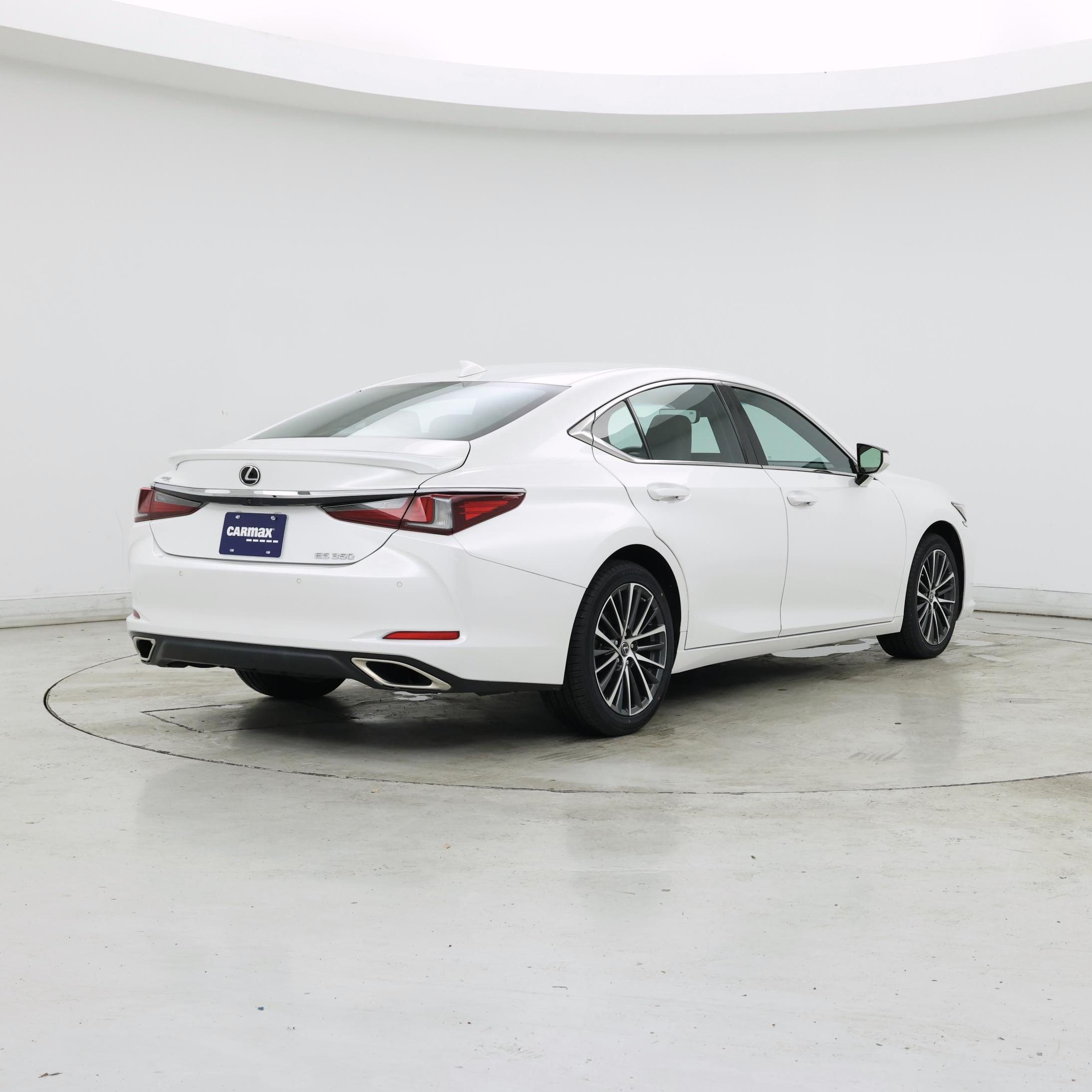 Thumbnail: 2022 Lexus ES - 8