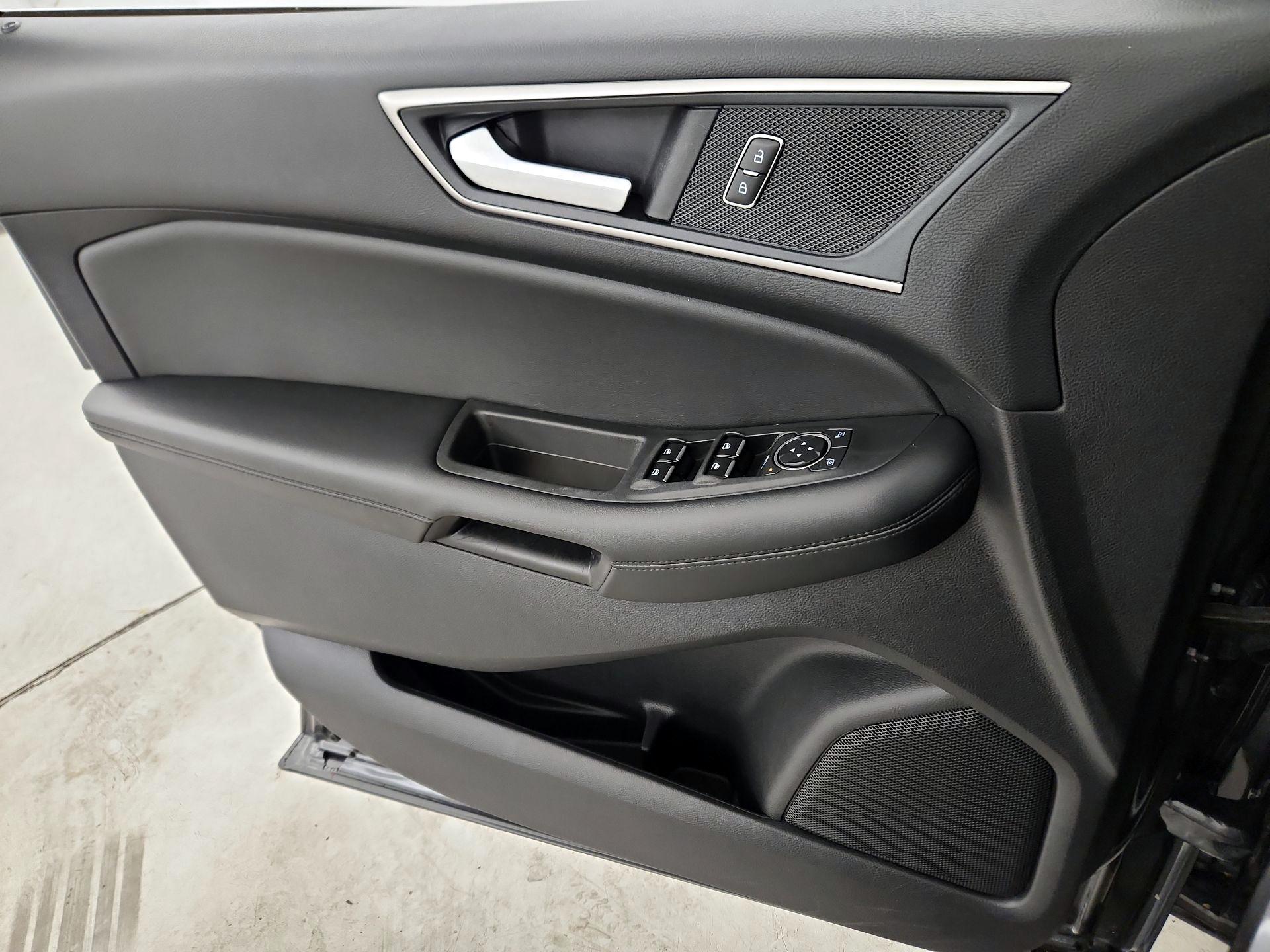 Thumbnail: 2020 Ford Edge - 12