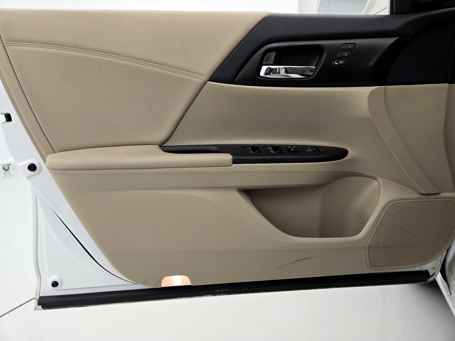 Thumbnail: 2014 Honda Accord - 12