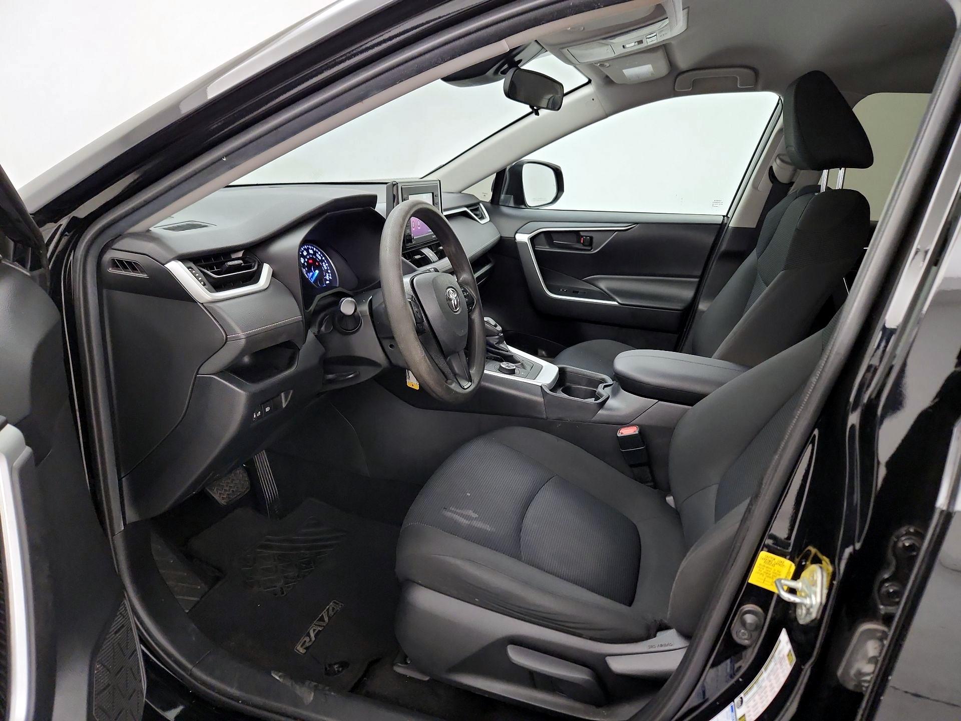 Thumbnail: 2020 Toyota RAV4 - 11