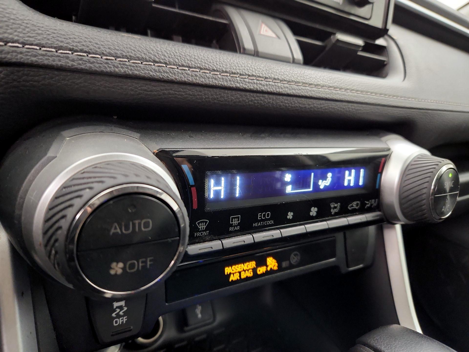 Thumbnail: 2020 Toyota RAV4 - 16