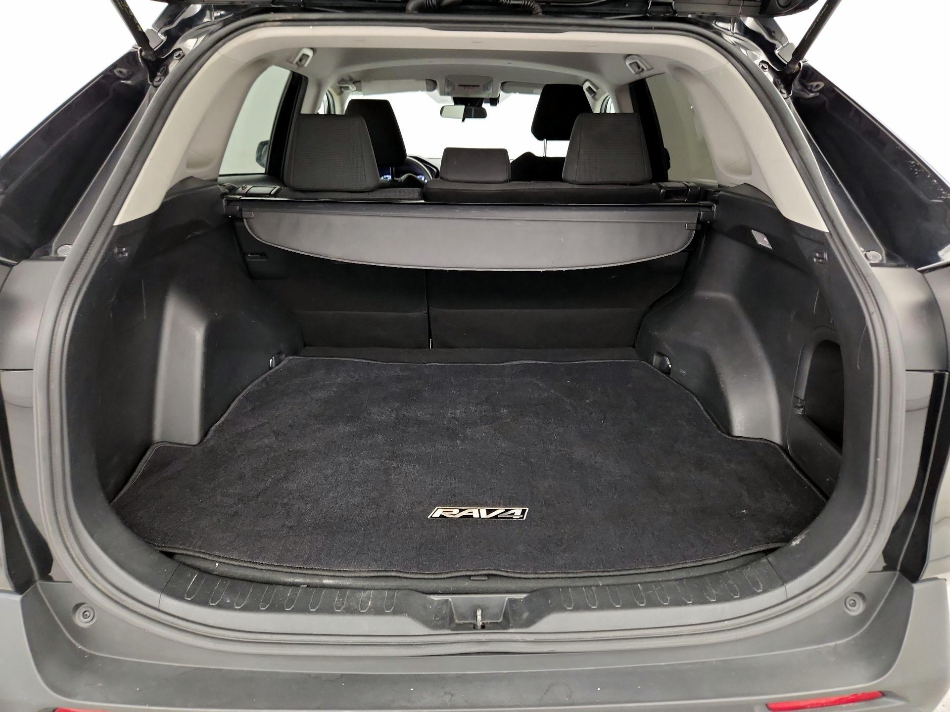 Thumbnail: 2020 Toyota RAV4 - 20