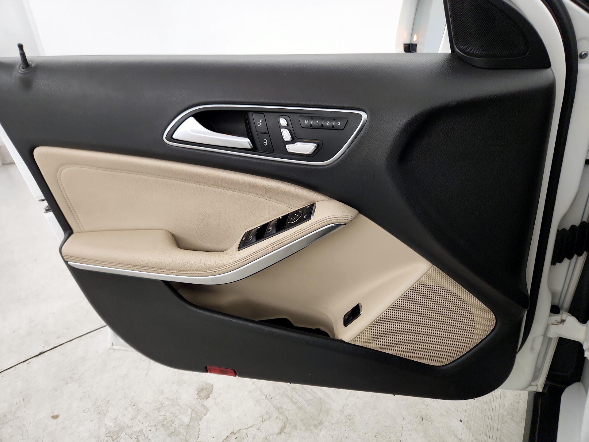 Thumbnail: 2018 Mercedes-Benz GLA - 12