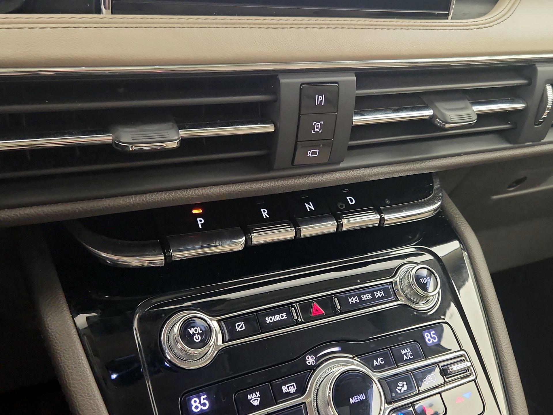 Thumbnail: 2020 Lincoln Corsair - 18