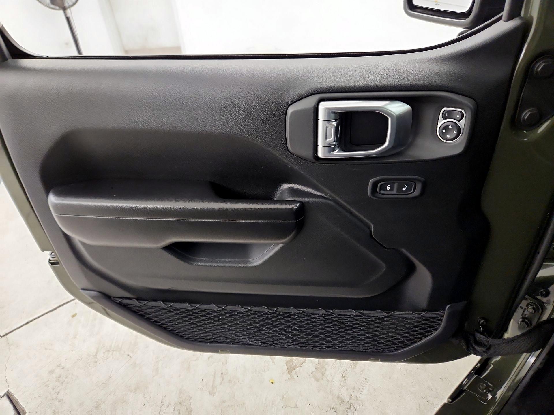 Thumbnail: 2020 Jeep Wrangler - 12