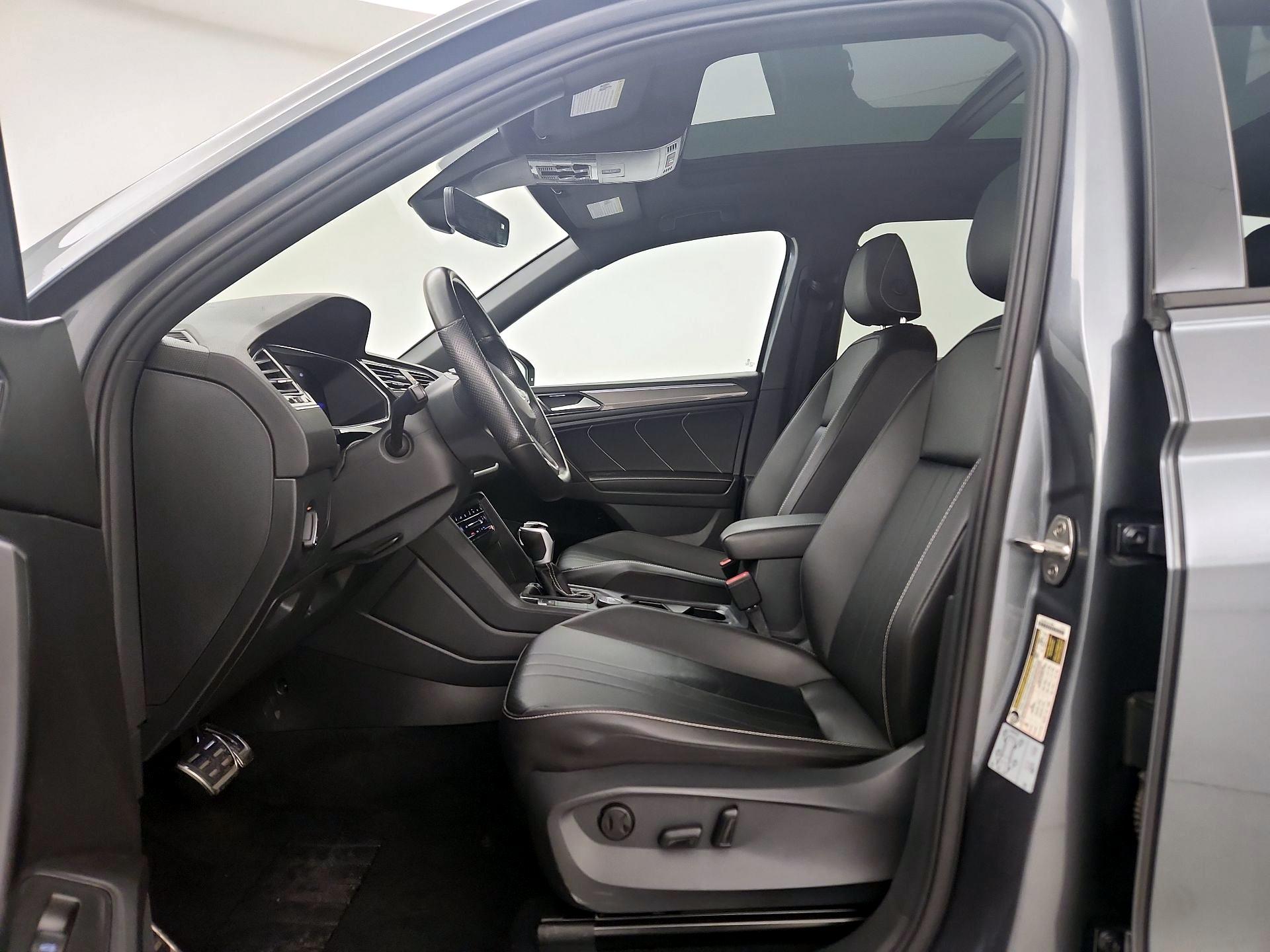 Thumbnail: 2022 Volkswagen Tiguan - 11