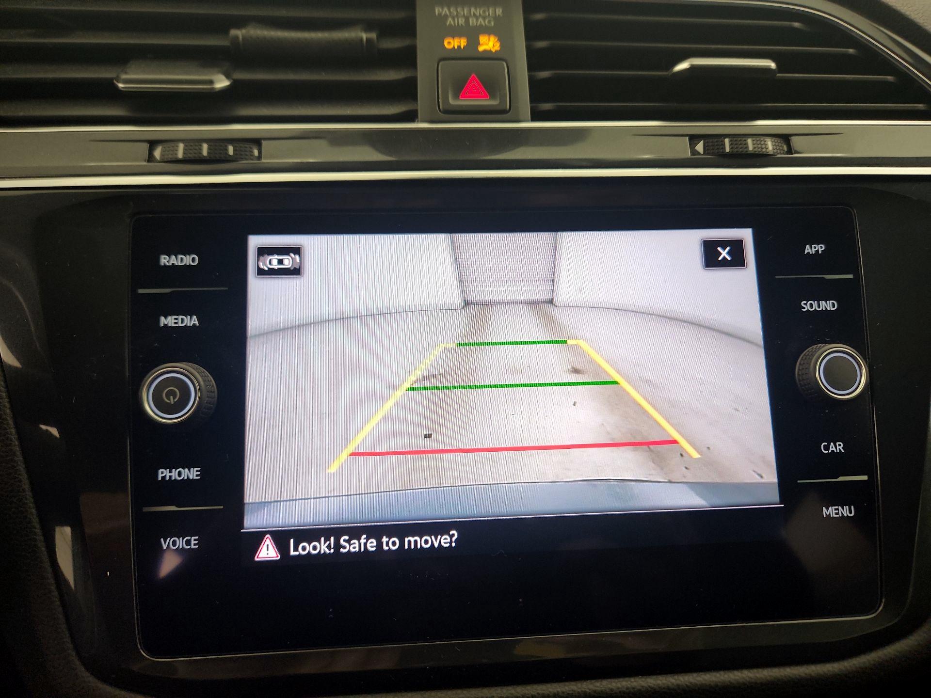 Thumbnail: 2022 Volkswagen Tiguan - 14