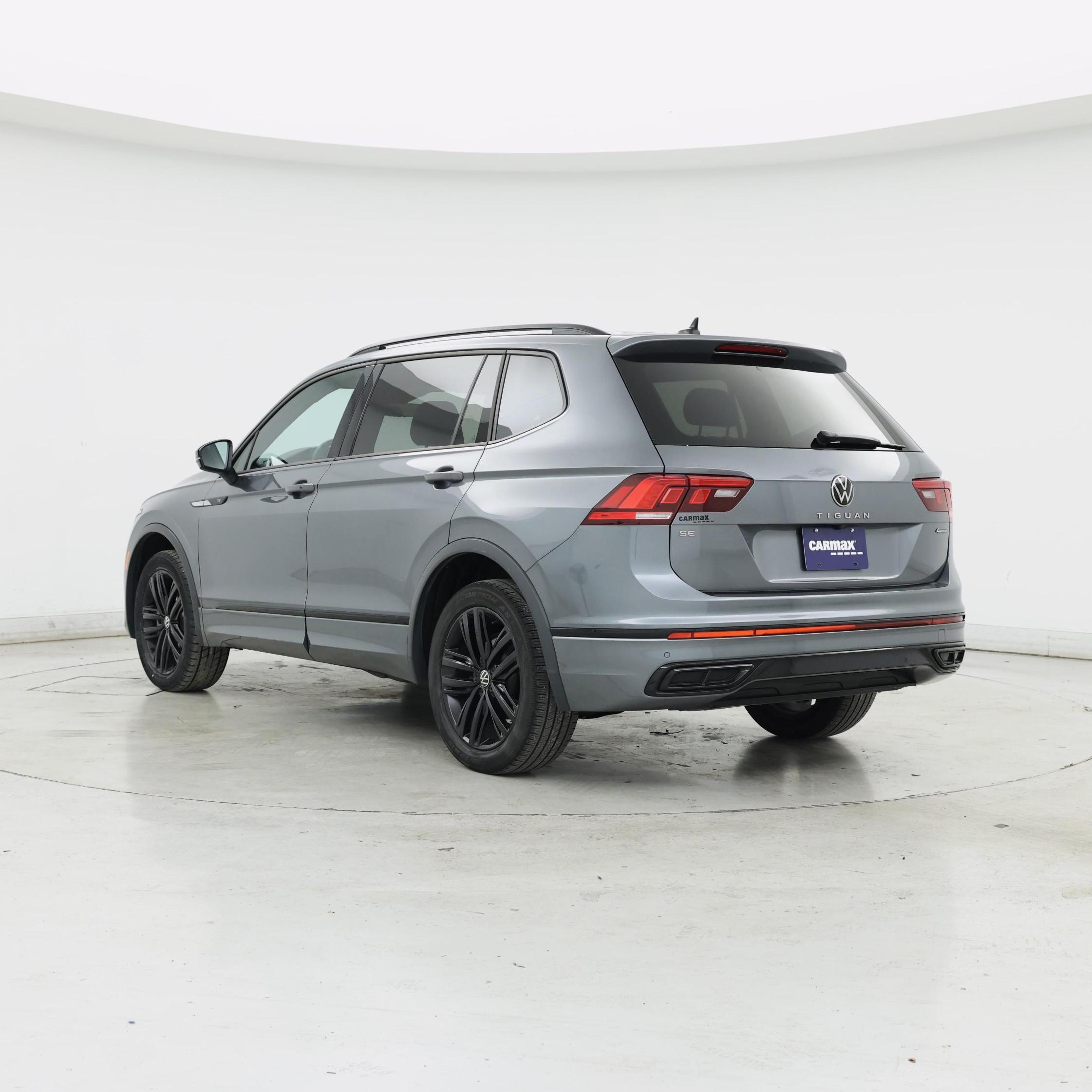 Thumbnail: 2022 Volkswagen Tiguan - 2